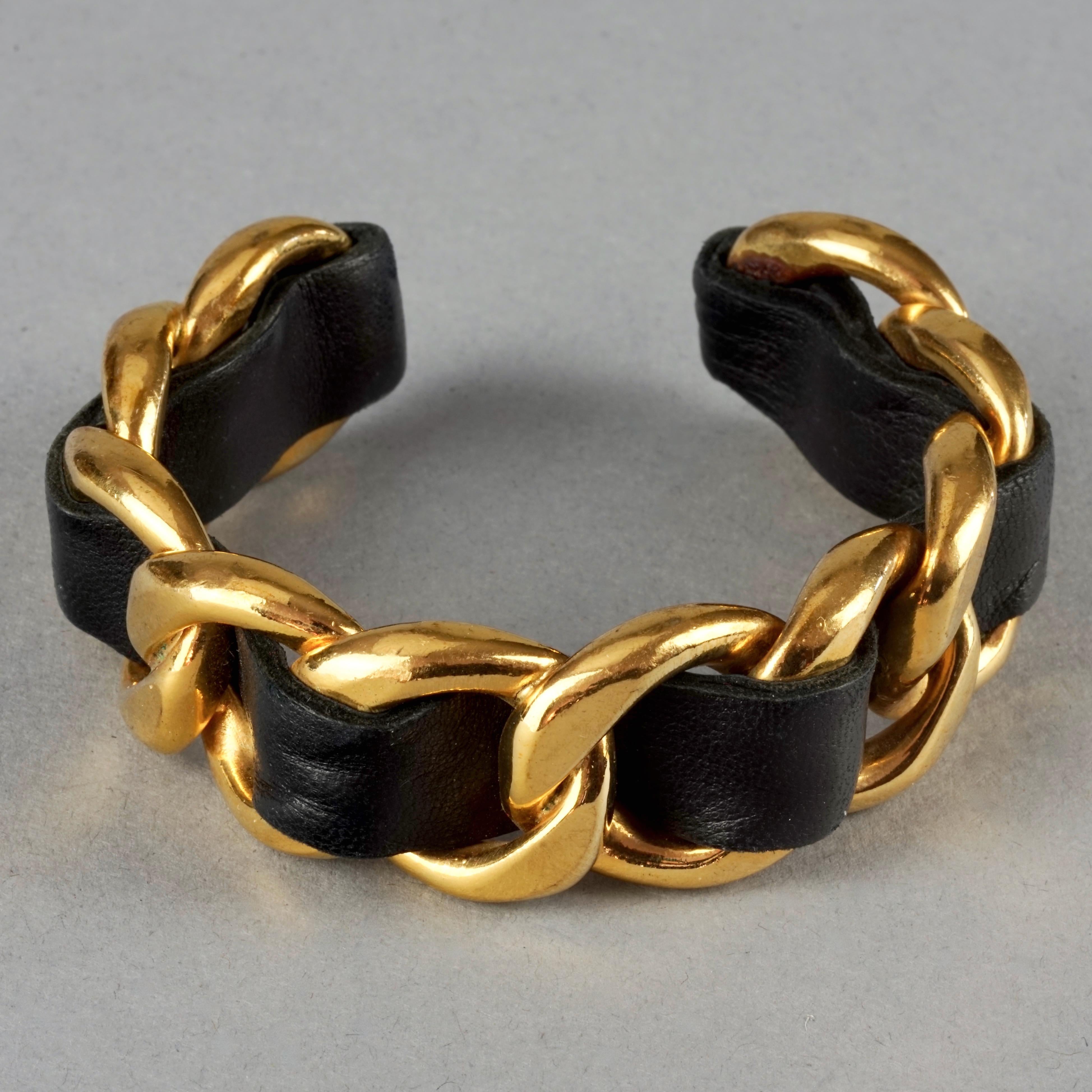 Vintage CHANEL Classic Gold Chain and Leather Bangle Bracelet For Sale 1