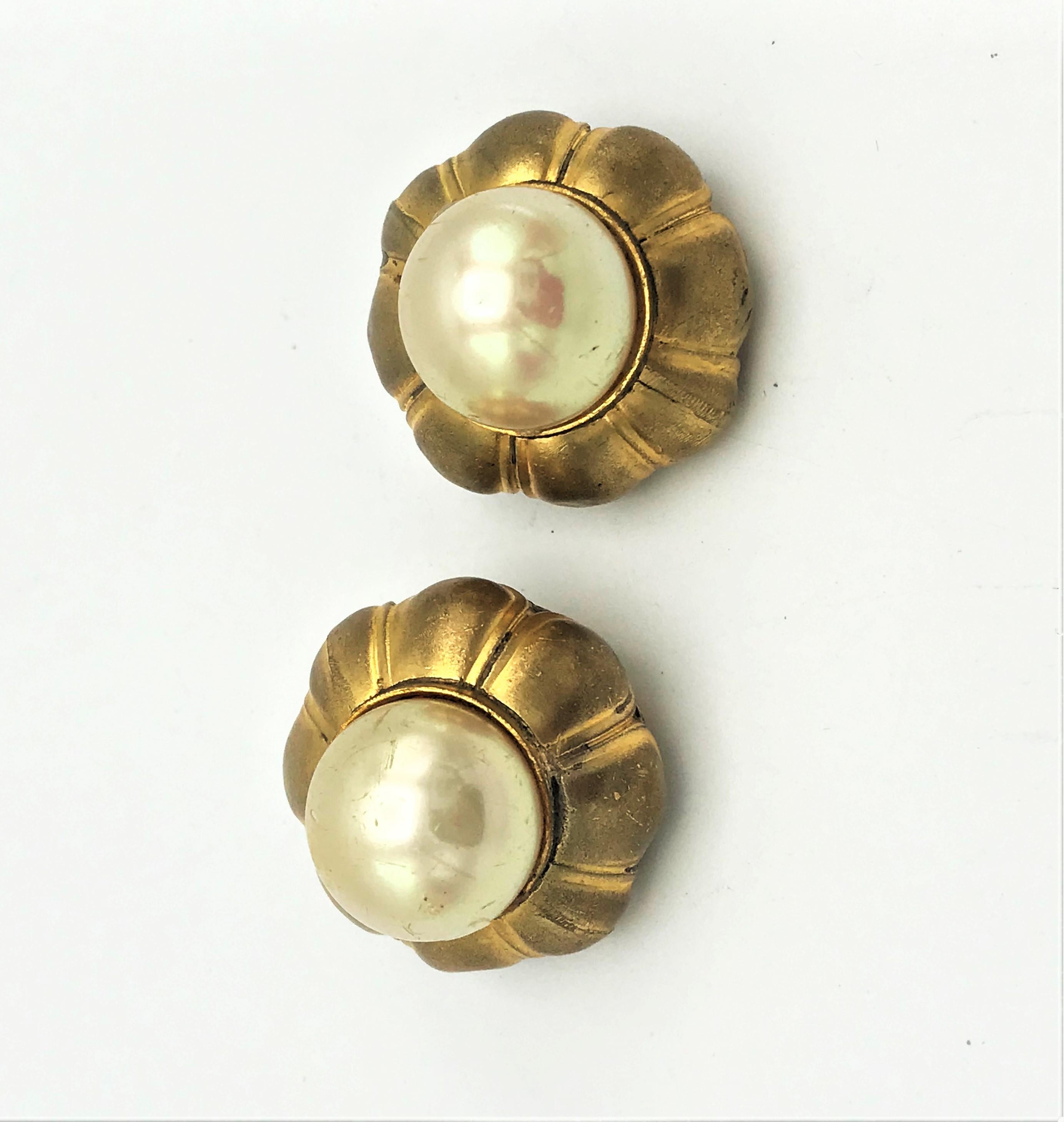 chanel vintage earrings clip