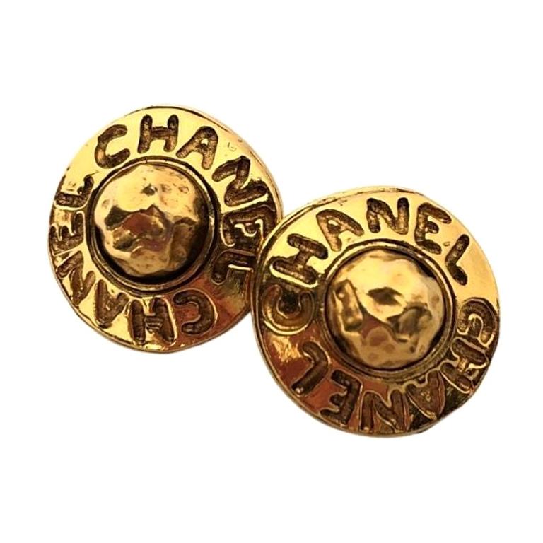 Vintage CHANEL Clip On Earrings at 1stDibs