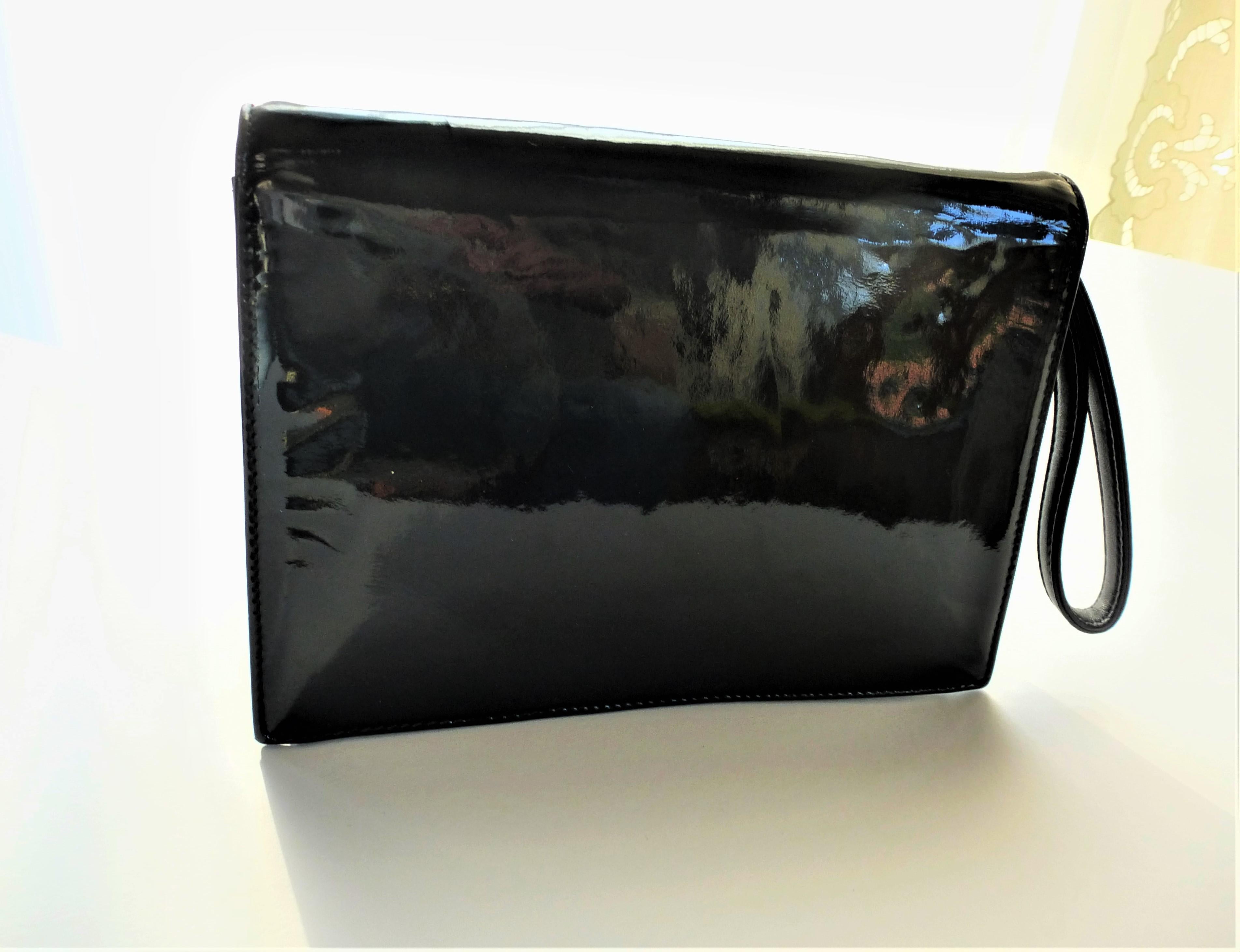 Vintage Chanel Clutch 1990s 'JUST A DROP OF NR. 5' In Good Condition For Sale In Stuttgart, DE