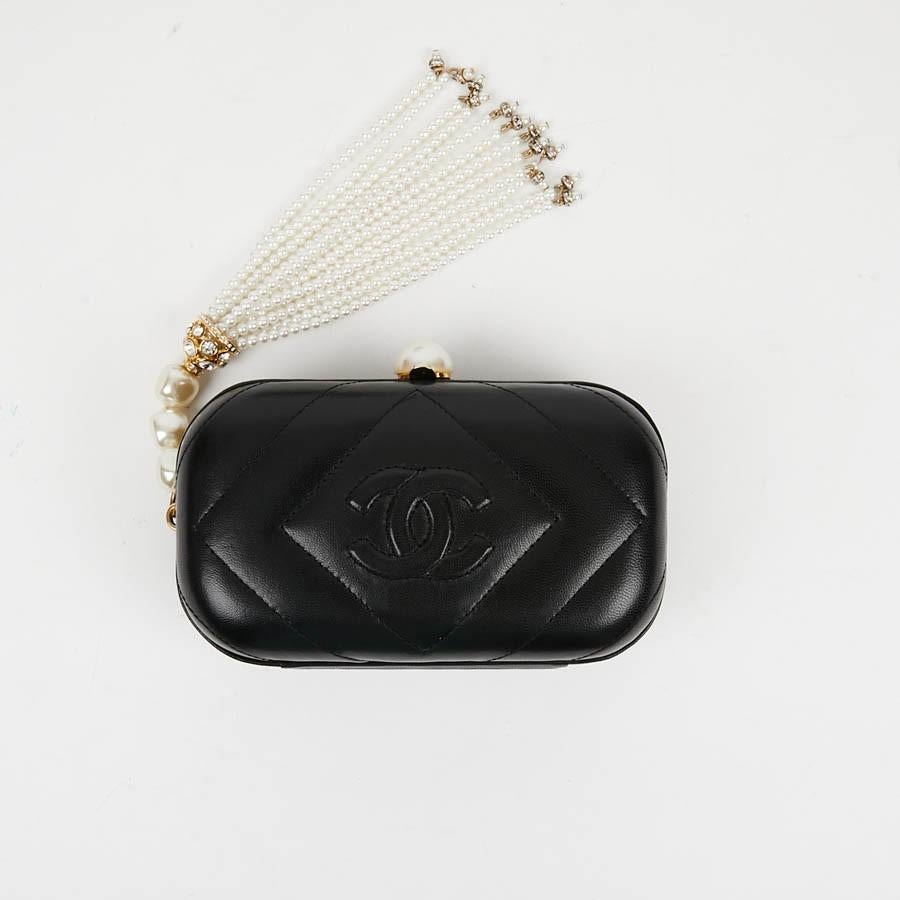 Women's Vintage CHANEL Clutch Bag in Black Lambskin Leather and Pearl