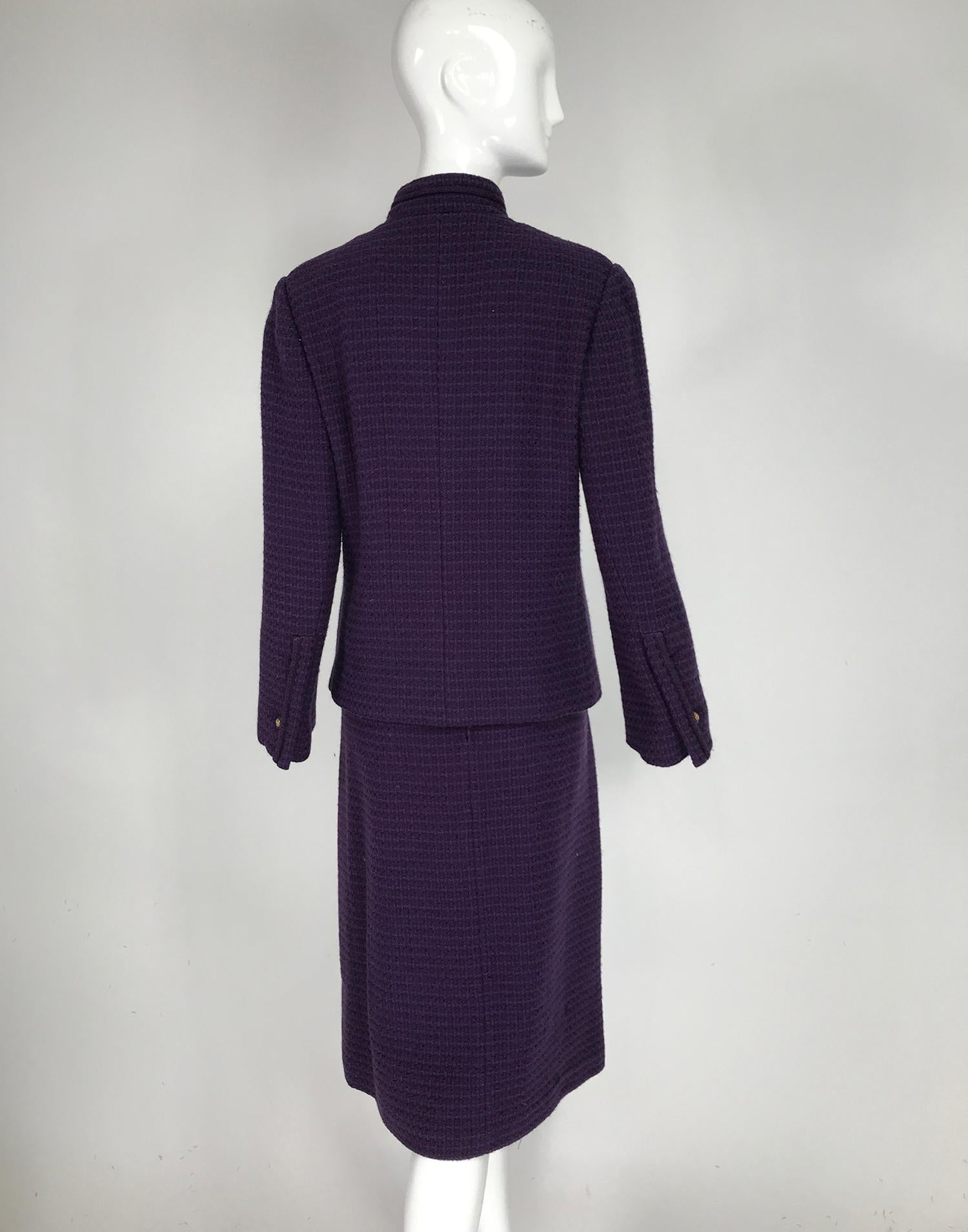 Vintage Chanel Kreationen strukturierte lila Wolle Rock Anzug 1970er Damen im Angebot