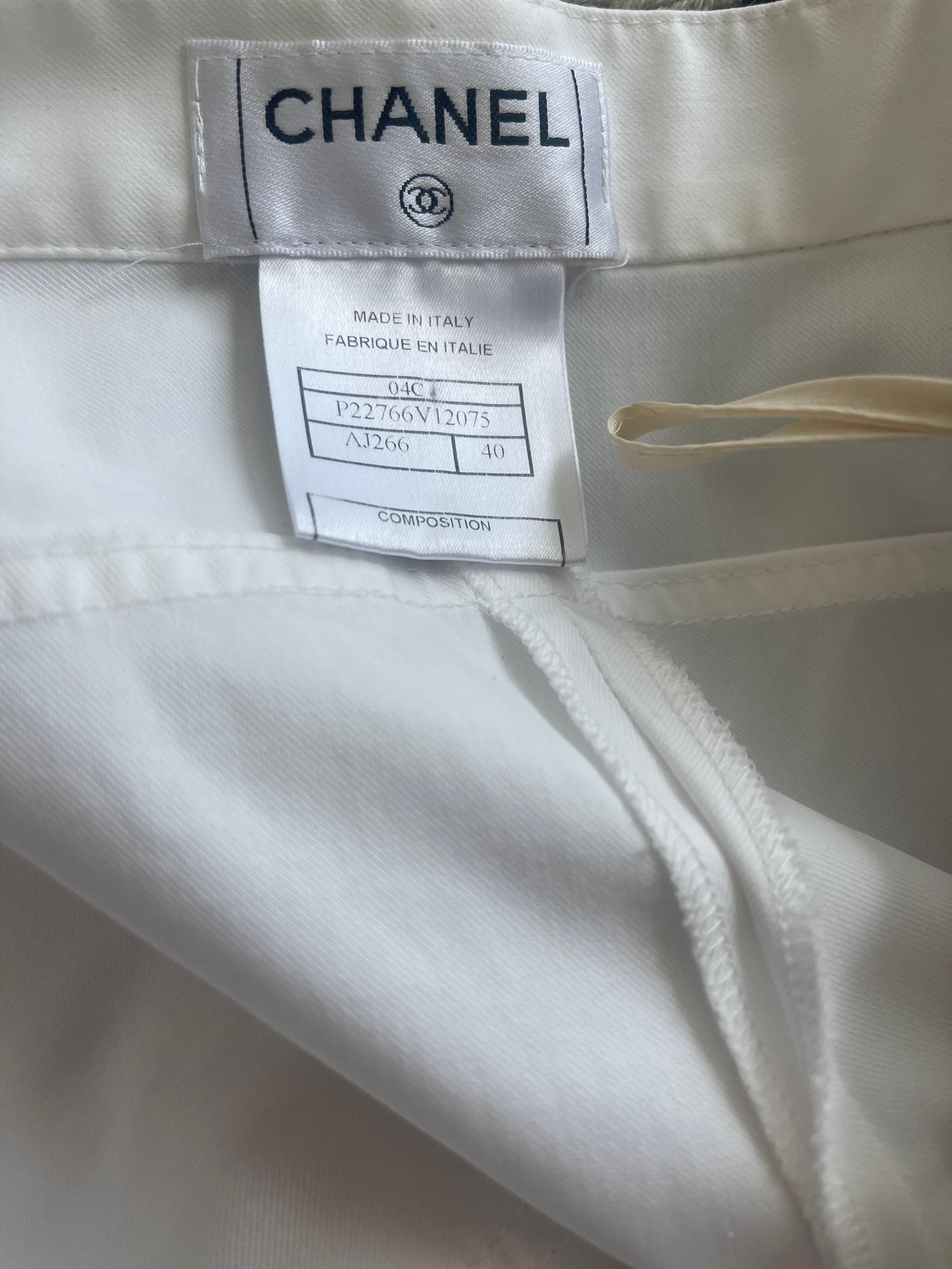 Vintage Chanel Cruise 2004 by Karl Lagerfeld white high waisted wide leg pants ! Nautical / Sailor style, with pockets on the front of each leg. Soft cotton (97%)and elastane (3%) provides just the right amount of stretch. Buttons embossed with