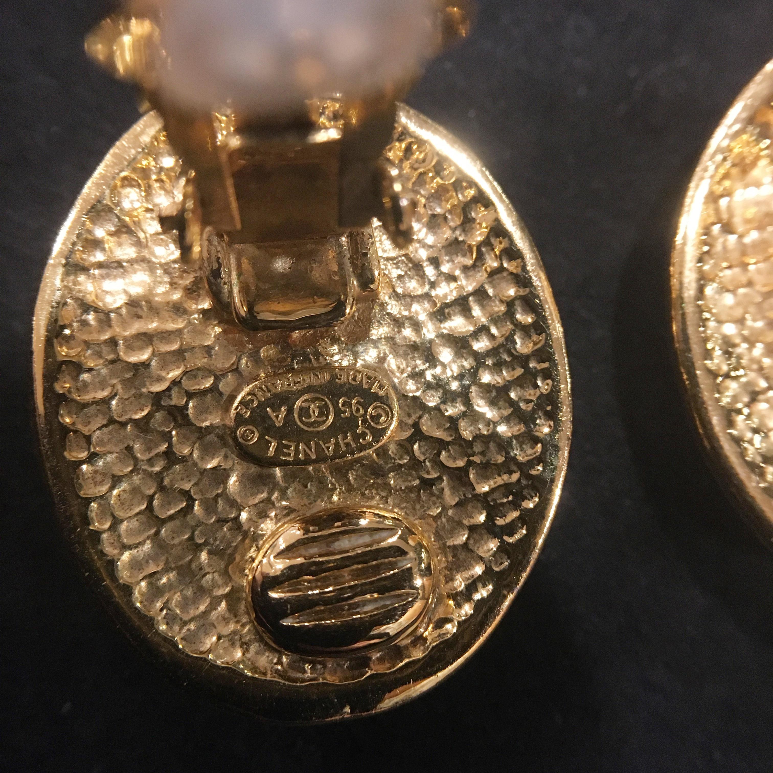 Vintage Chanel Custom Gilt Metal Oval Scramble Word CC Logo Clip Earrings 1995 In Excellent Condition In Central & Western District, HK