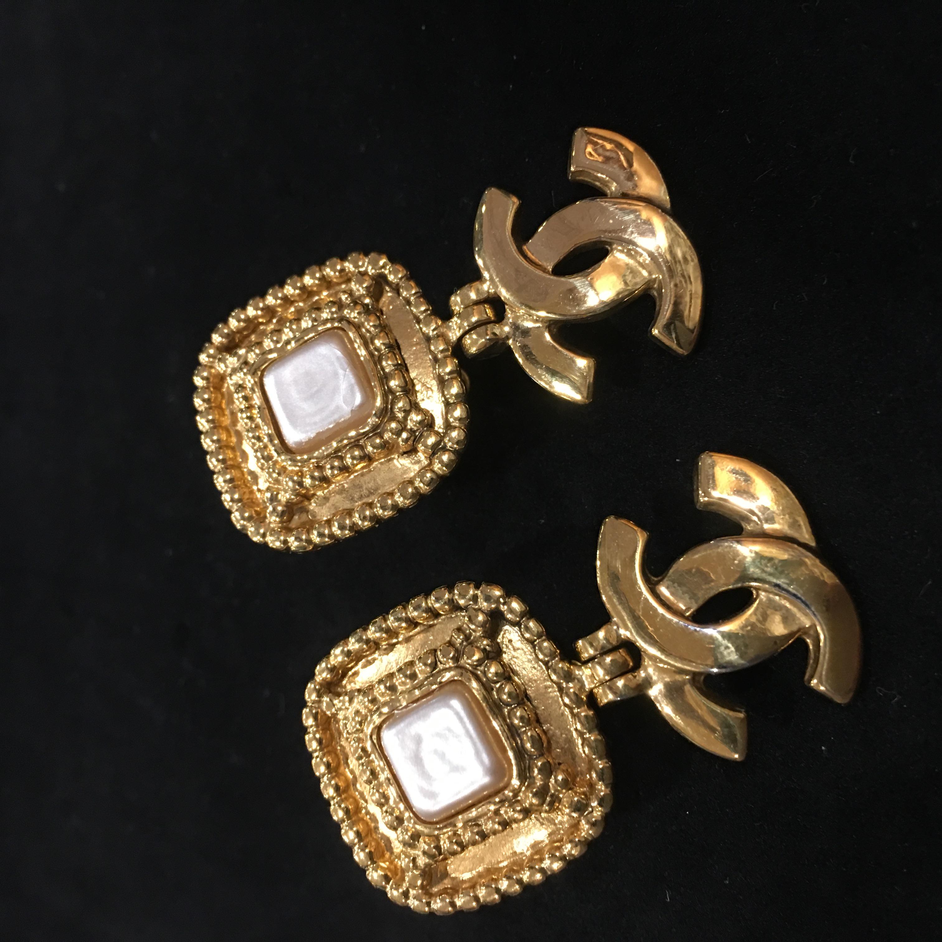 classic chanel pearl earrings