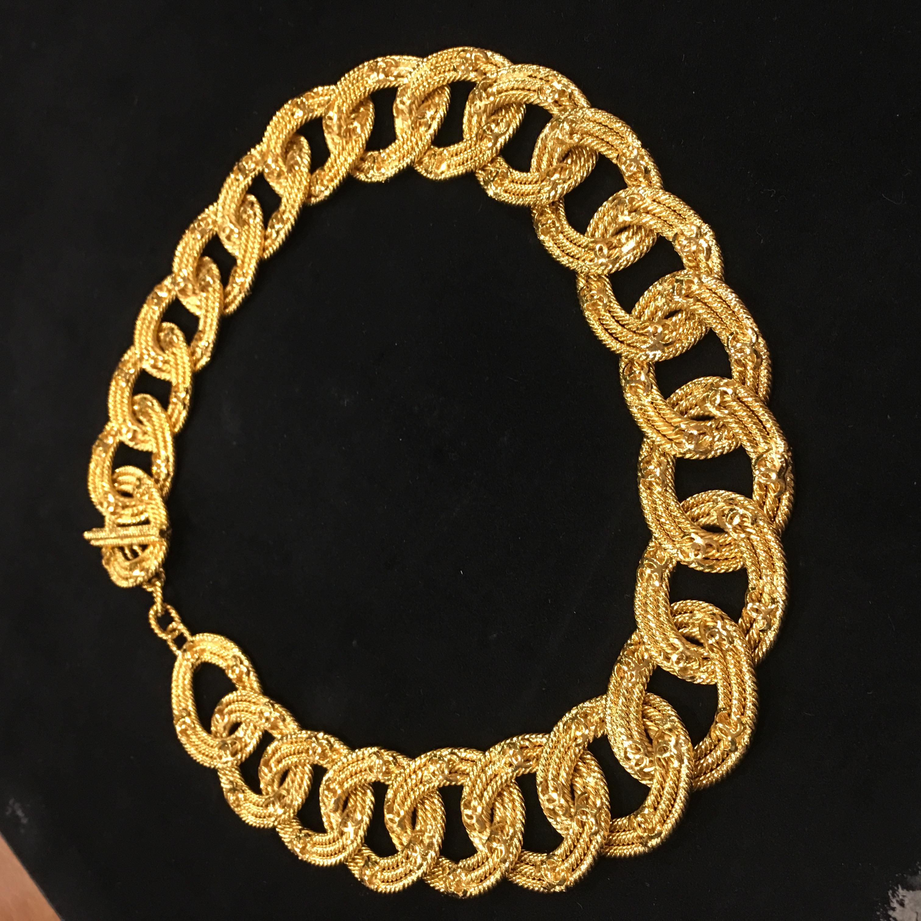 1989 gold necklace