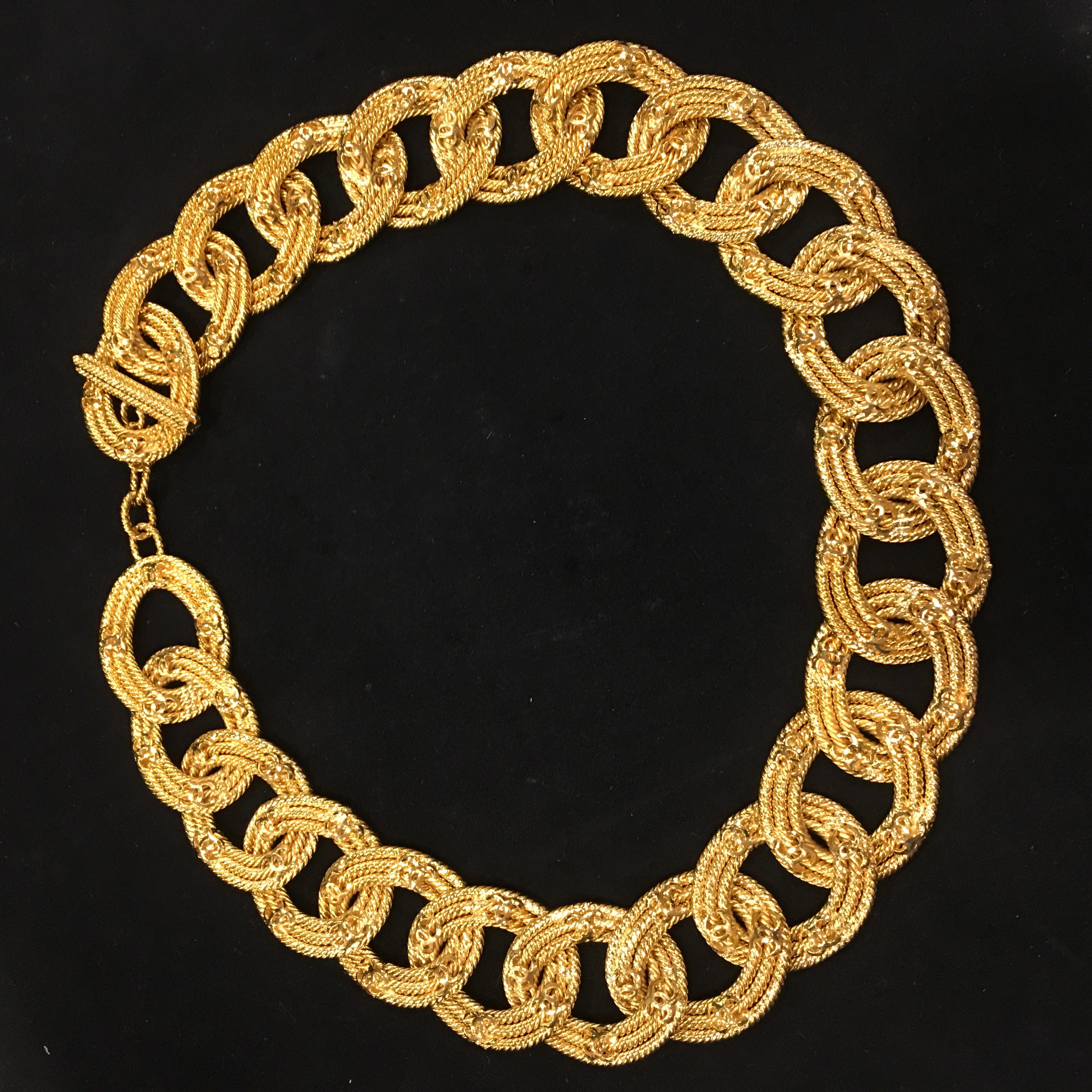 Kurze Vintage Chanel Vintage-Halskette, maßgefertigt, vergoldete große Kette CC Logo 1989-1991 1