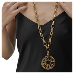 Vintage Chanel Cut Out Coco Chanel Collana con medaglione anni '80