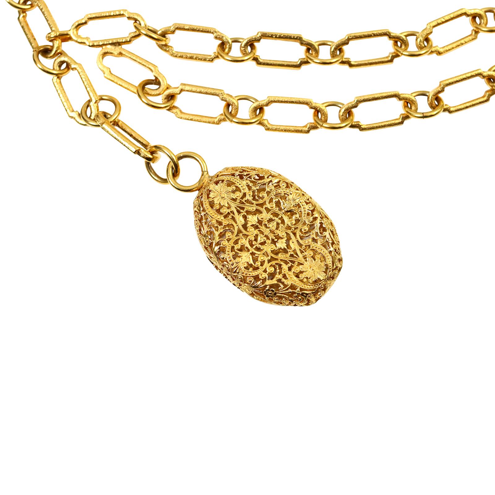 Vintage Chanel Dangling Byzantine Gold Belt For Sale 4