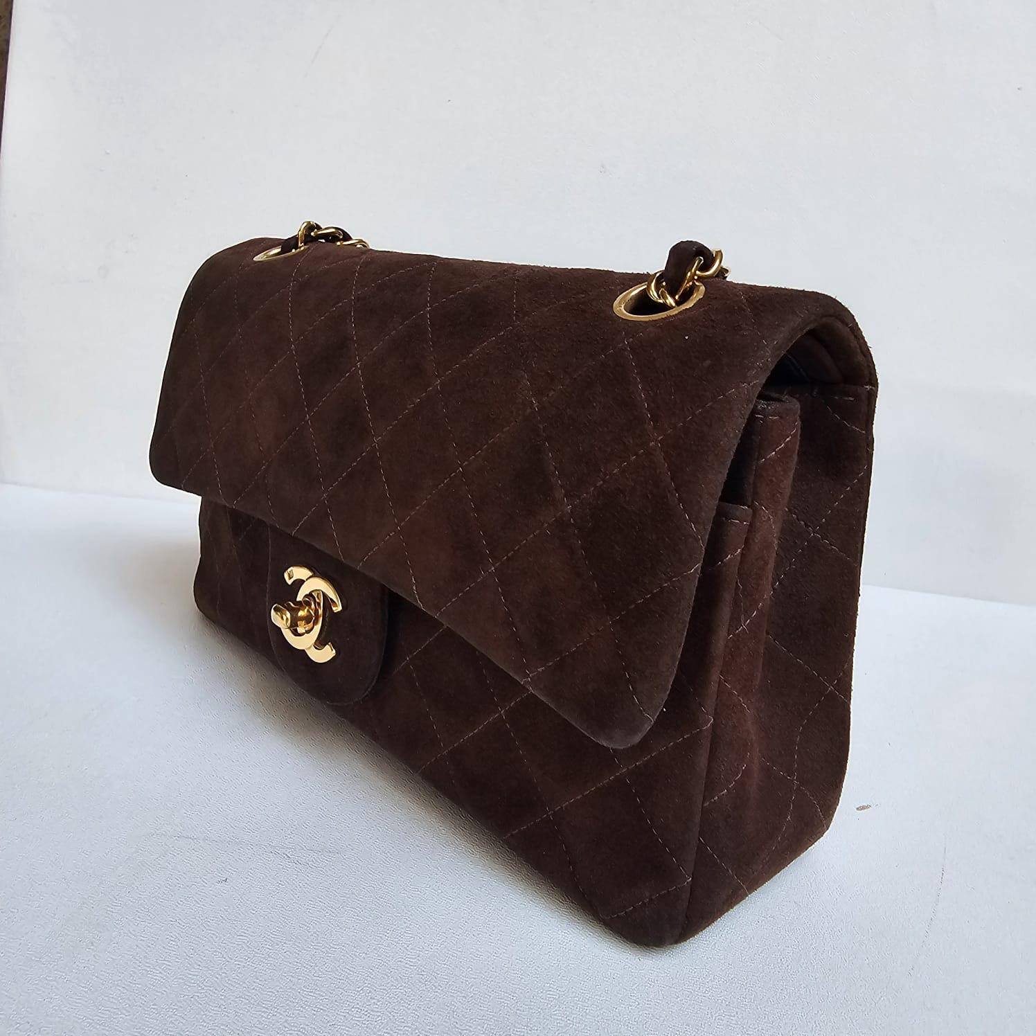 Vintage Chanel Dark Brown Suede Quilted Small Double Flap Bag Bon état - En vente à Jakarta, Daerah Khusus Ibukota Jakarta