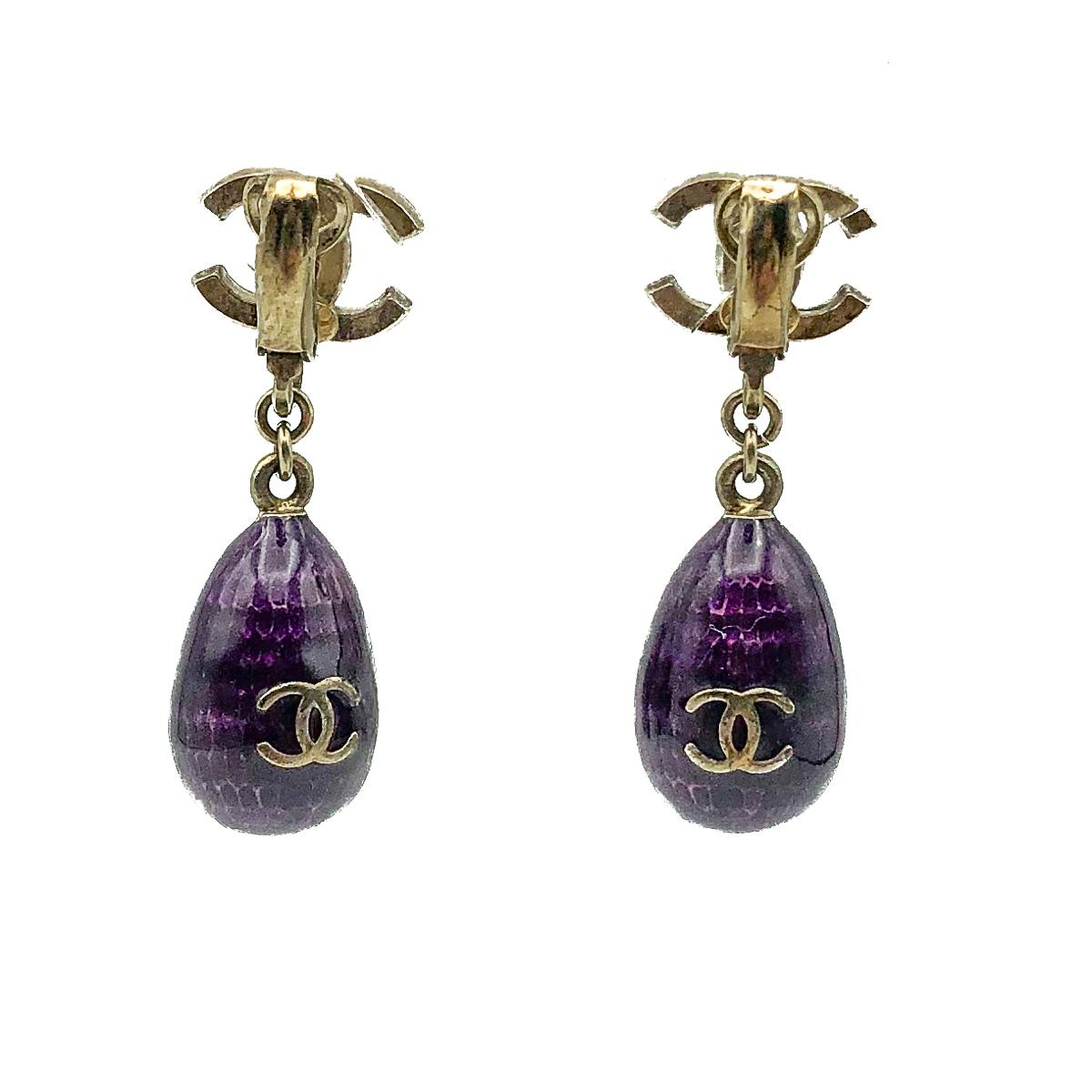 Divine Vintage Chanel Purple Bomb Earrings. Crafted with brushed antiqued gold plated metal, glass enamel and glass crystals. The top and drop is of solid construction and the overall quality of these earrings is exceptional. Featuring the iconic