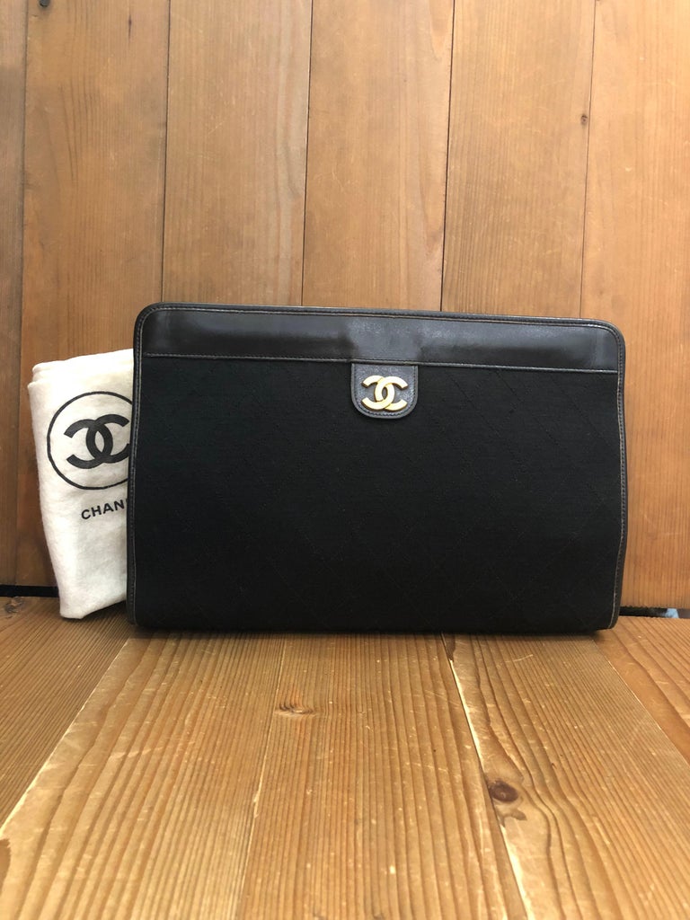 Vintage CHANEL Diamond Quilted Jersey Clutch Bag Black Large For Sale at  1stDibs