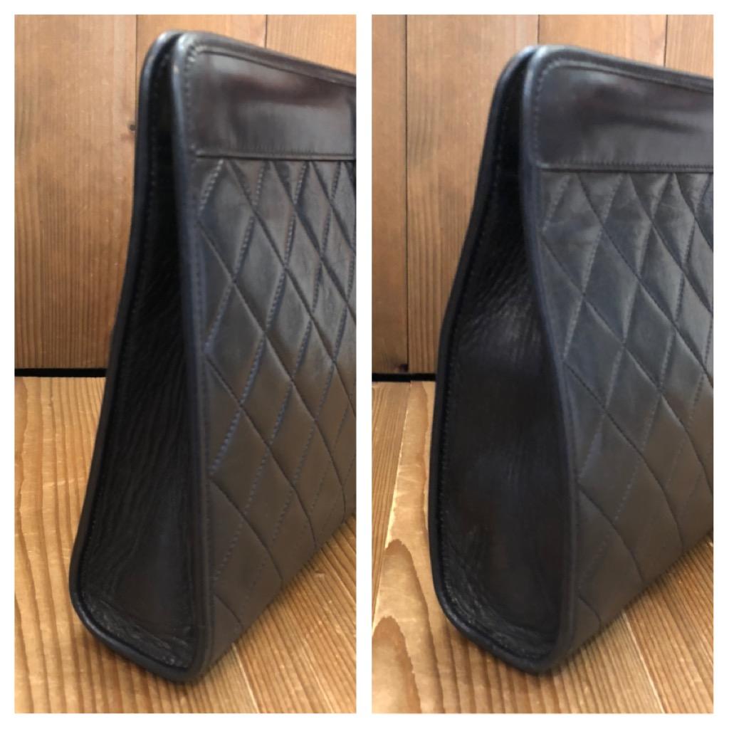 Vintage CHANEL Two-Toned Diamond Quilted Lambskin Leather Clutch Bag Large In Good Condition In Bangkok, TH