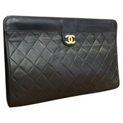 Vintage CHANEL Two-Toned Diamond Quilted Lambskin Leather Clutch Bag Large