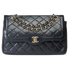 Vintage Chanel Diana double flap shoulder bag in black quilted lambskin, GHW