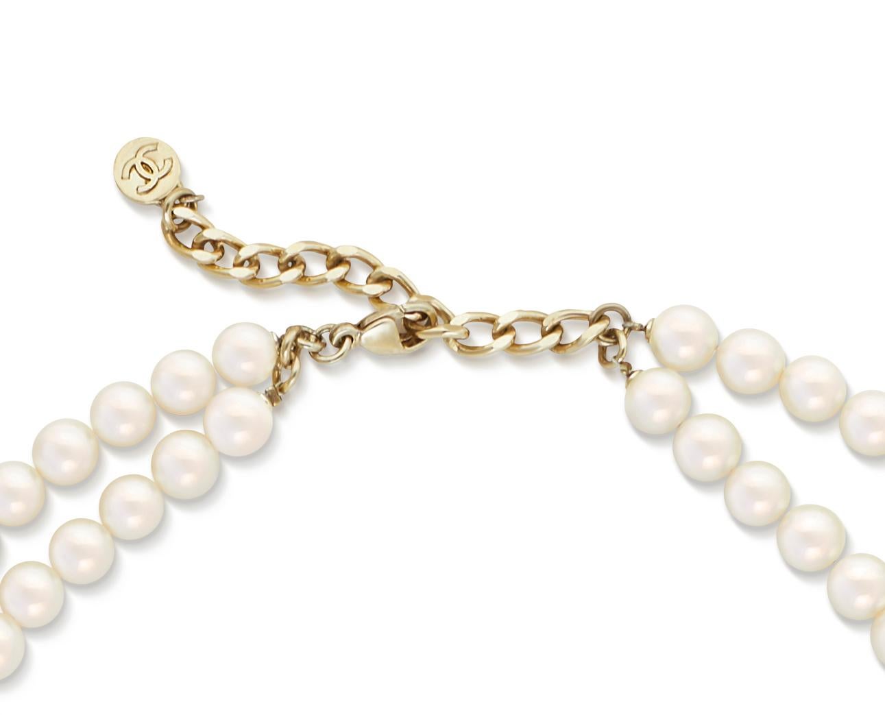 Vintage Chanel Double Strand Pearl and Bow Station Necklace, 2006 In Good Condition For Sale In London, GB