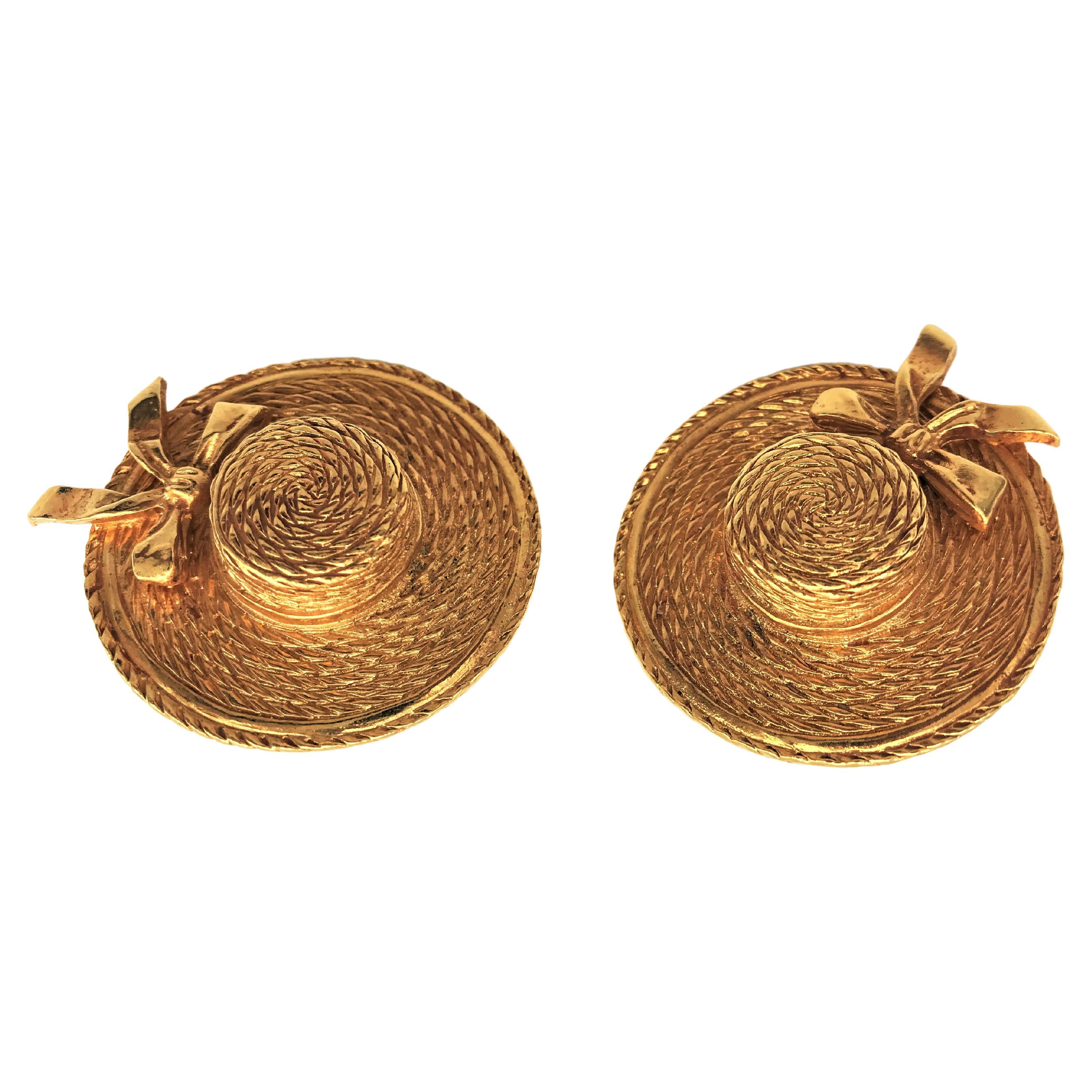 Chanel Clip-on Earrings in the shape of a hat, signed 1970/80s gold plated  For Sale