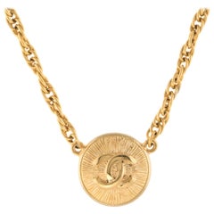 Vintage Chanel Early 1980s CC Logo Medallion Necklace 15" Choker Length w/Box