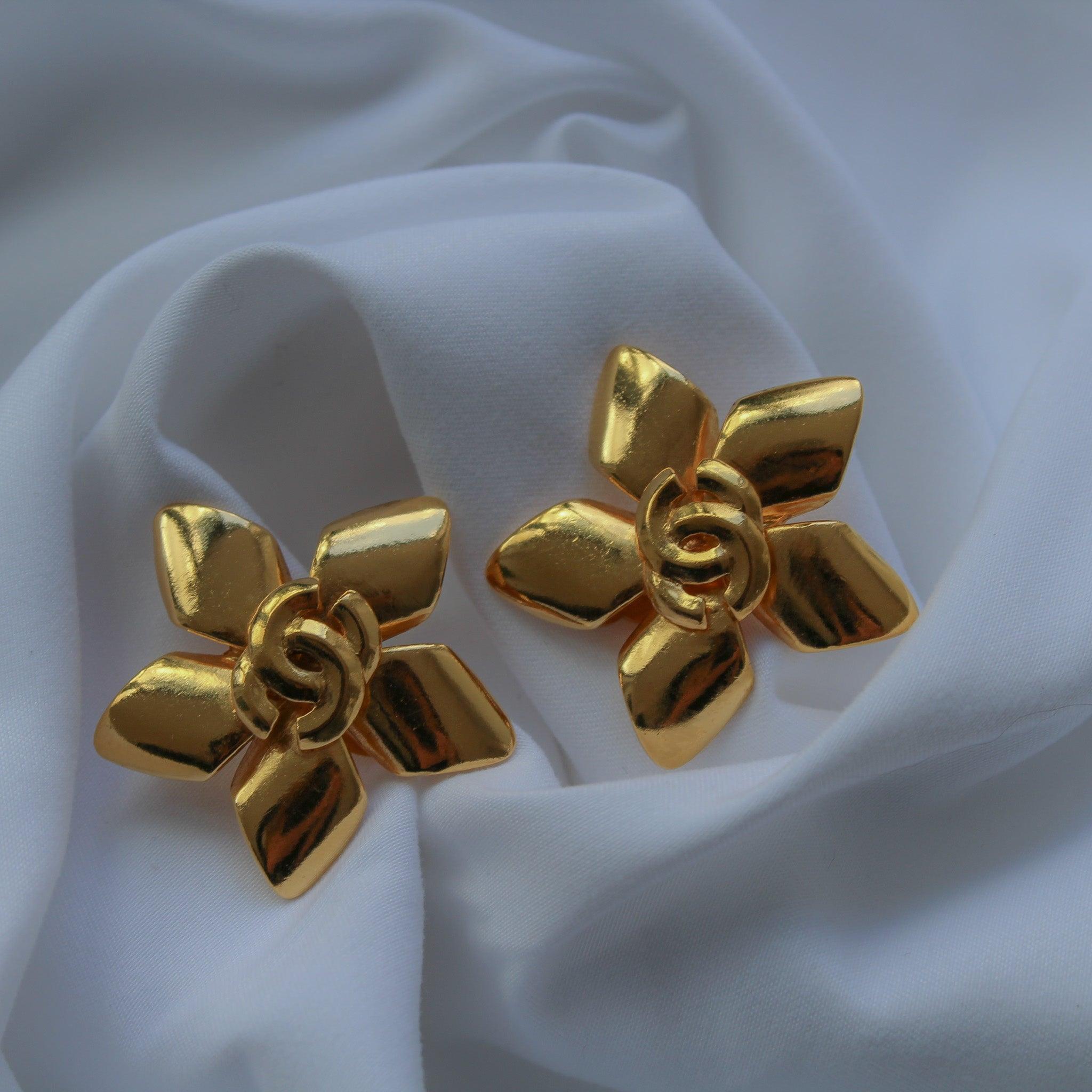 Vintage Chanel Earrings 1990s In Excellent Condition In London, GB