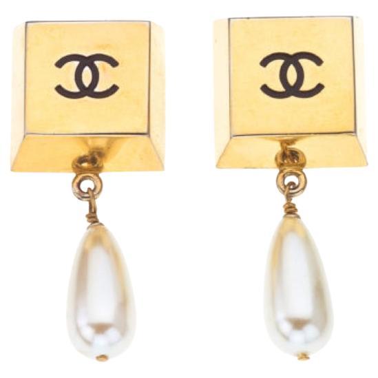 Vintage Chanel Earrings With Pearls For Sale