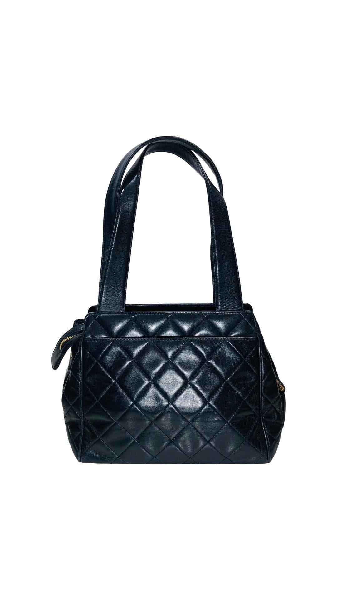 Vintage Chanel Embossed CC Logo Navy Quilted Lambskin Shoulder bag For ...