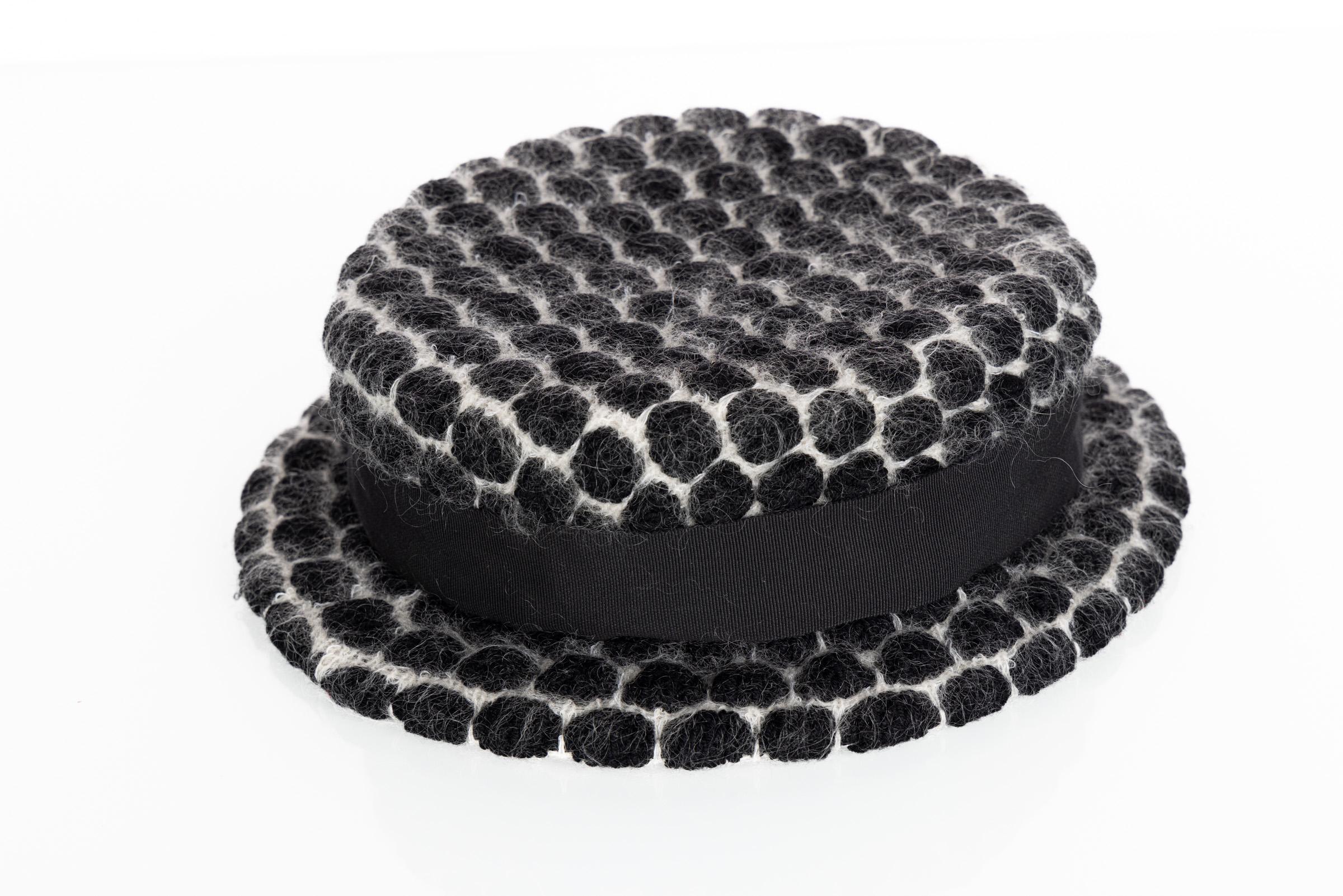 Vintage Chanel F/W 2009 Runway Black & White Mohair Bow Hat For Sale 10