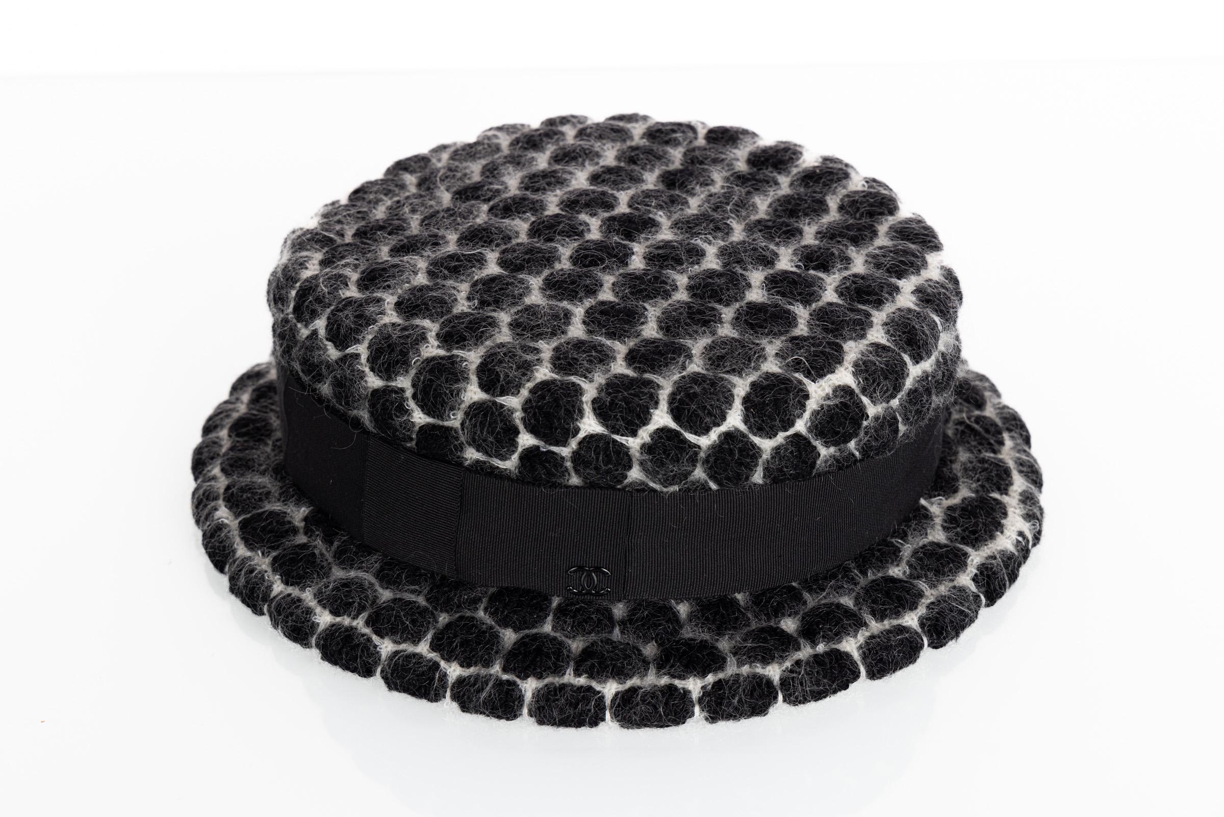 Vintage Chanel F/W 2009 Runway Black & White Mohair Bow Hat For Sale 1