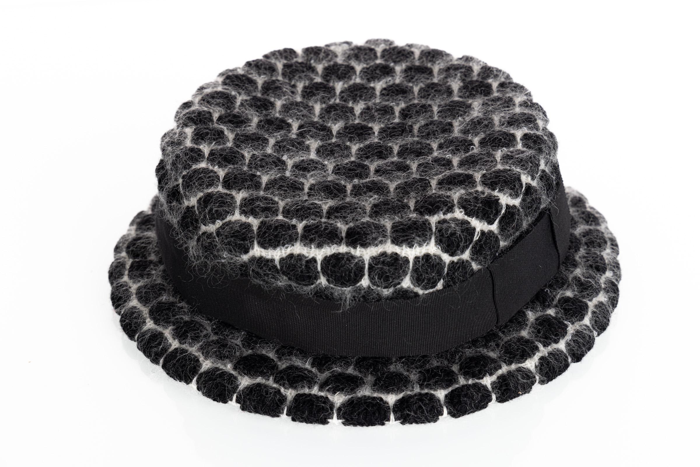 Vintage Chanel F/W 2009 Runway Black & White Mohair Bow Hat For Sale 2