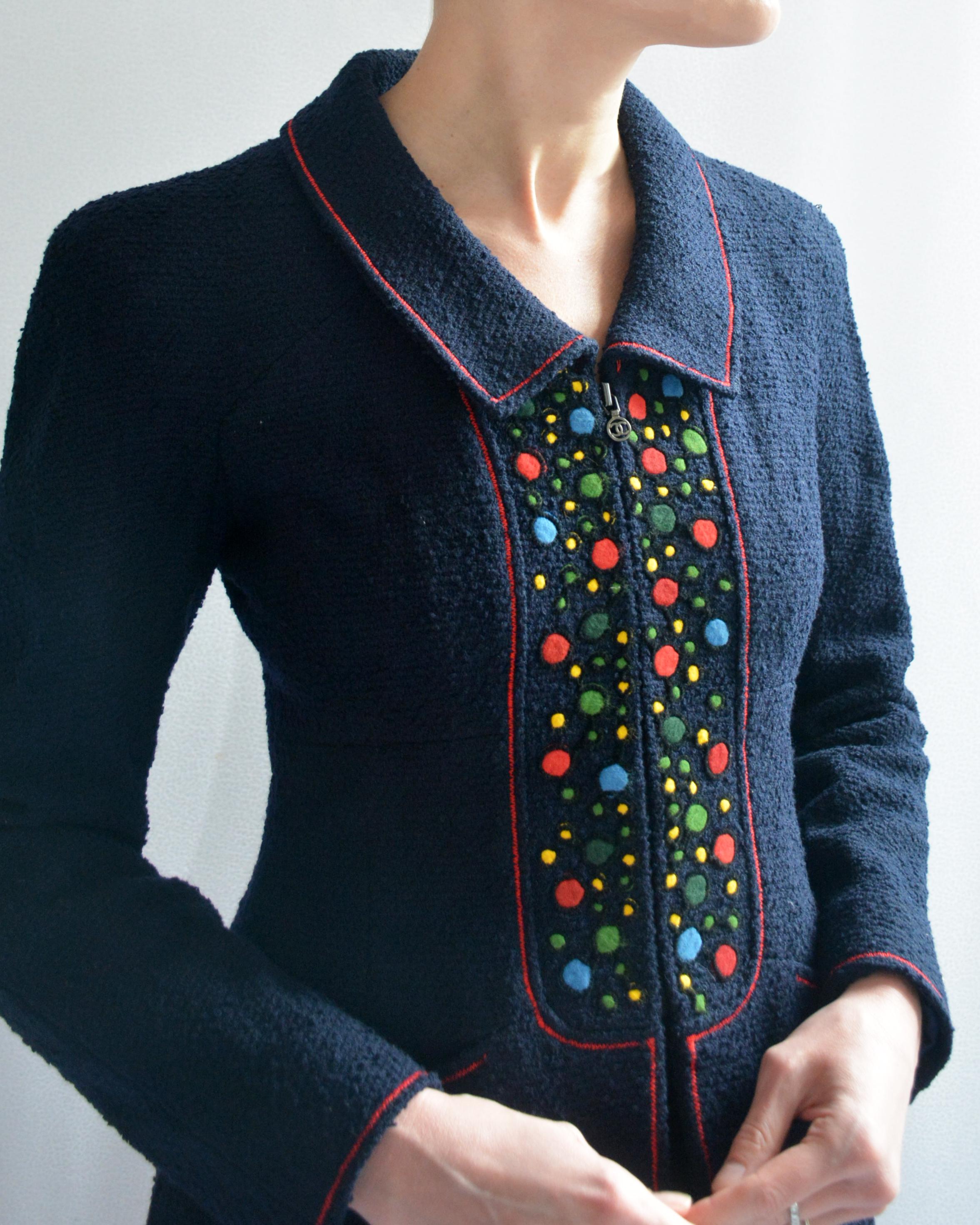 Vintage Chanel Autunno 1997: Giacca Bouclé ricamata in passerella in vendita 5