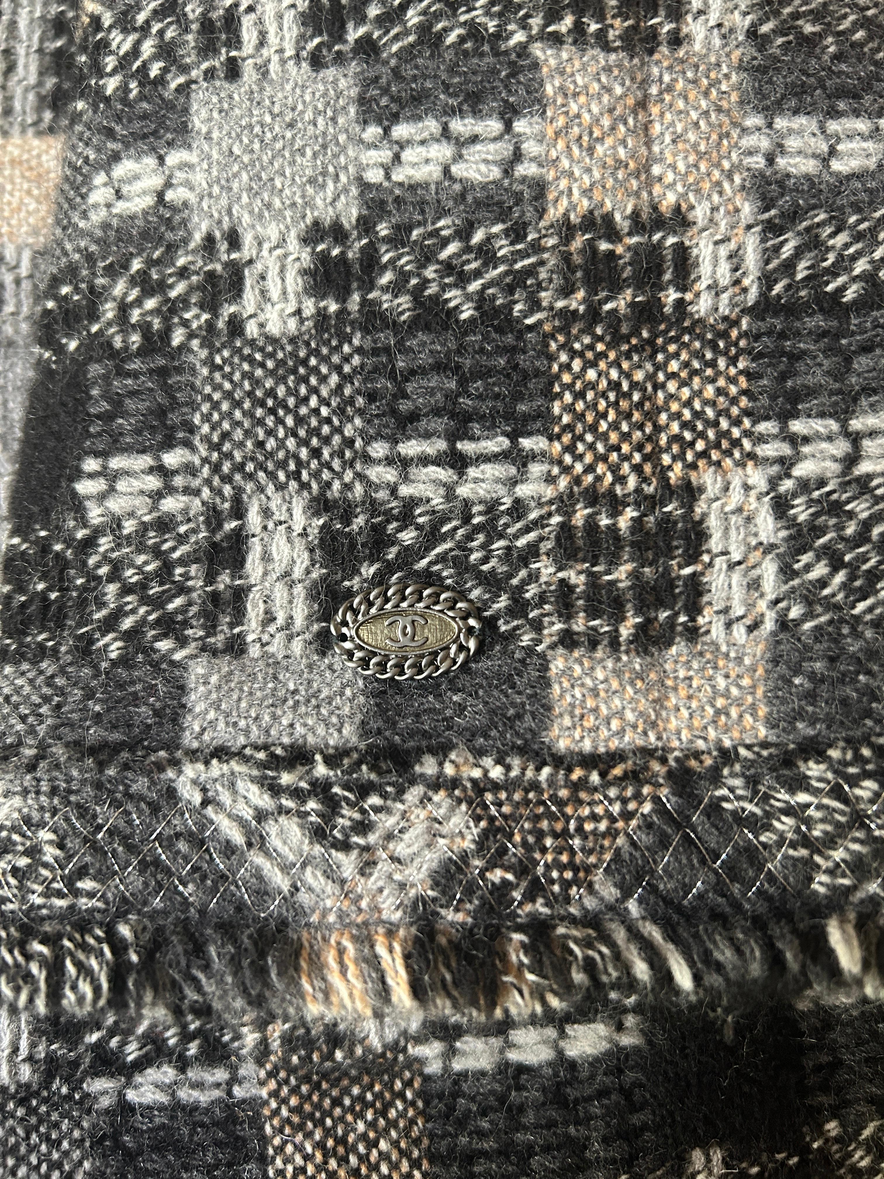 De las mujeres Vintage Chanel Otoño 2005 Chaqueta de tweed a cuadros grises en venta