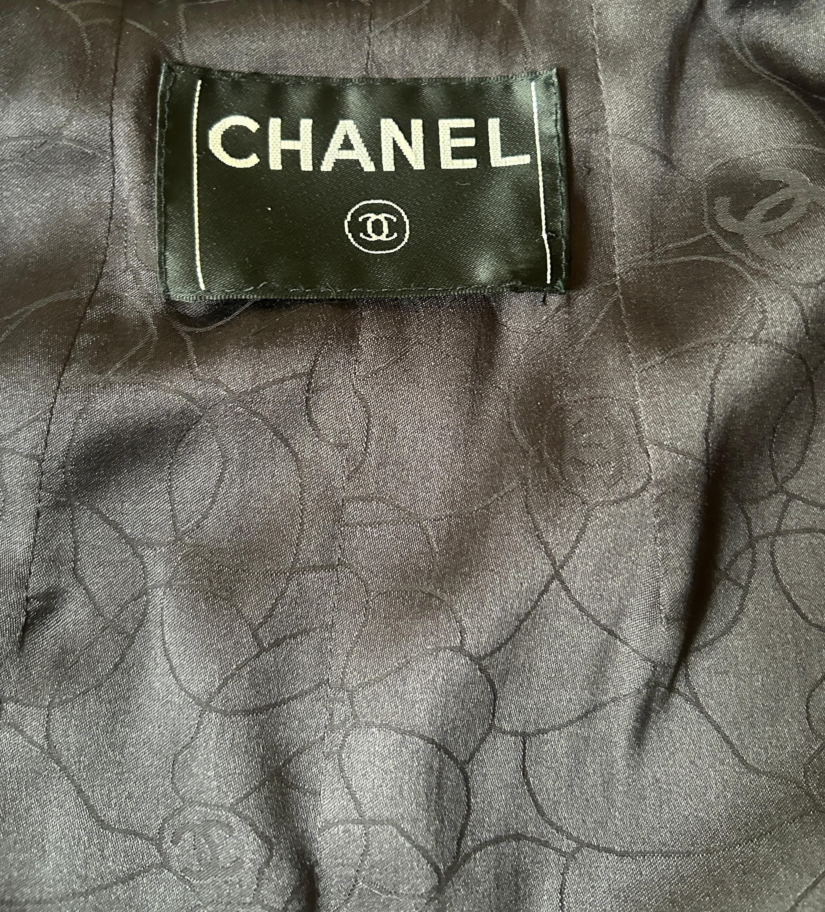 Vintage Chanel Otoño 2005 Chaqueta de tweed a cuadros grises en venta 2