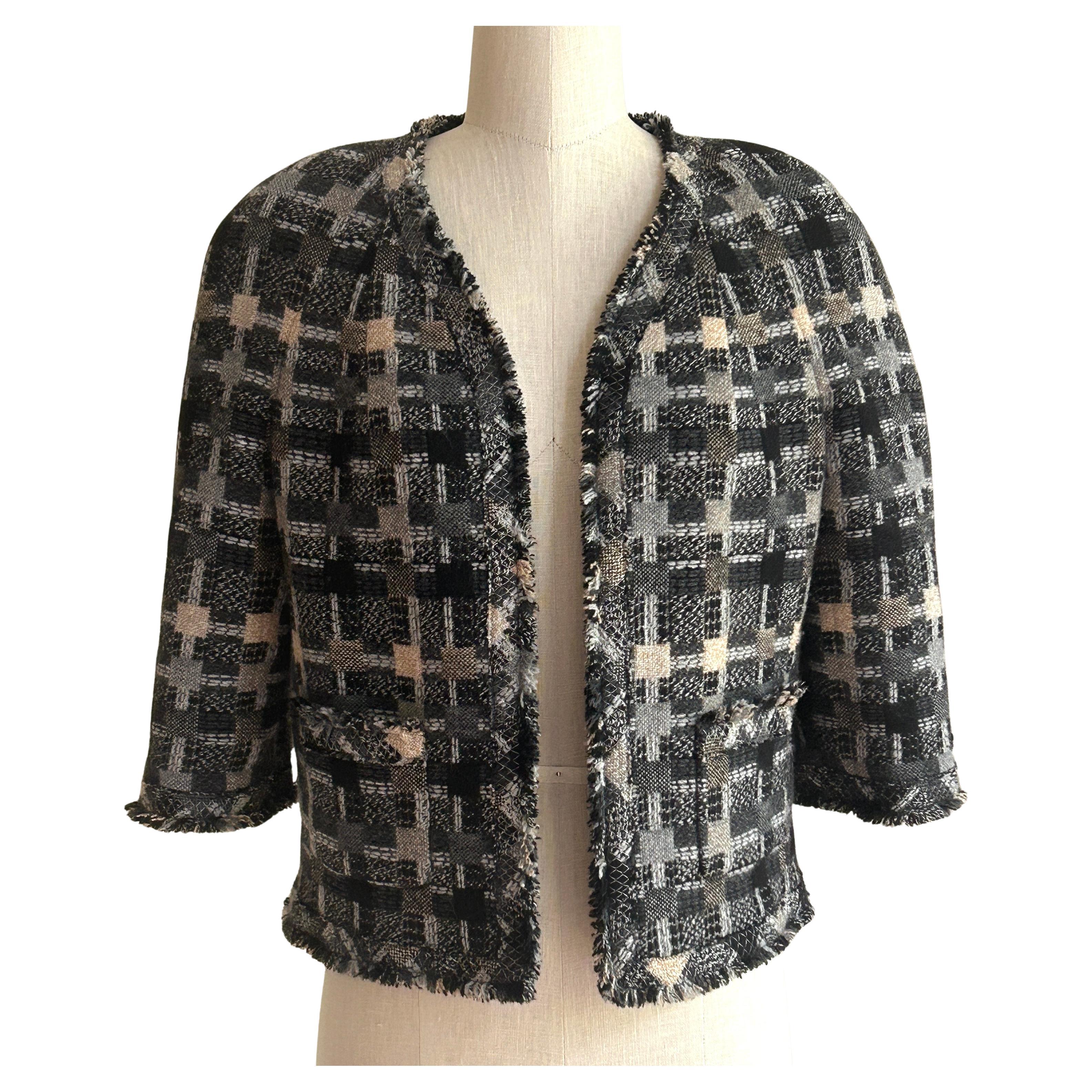 Vintage Chanel Otoño 2005 Chaqueta de tweed a cuadros grises en venta