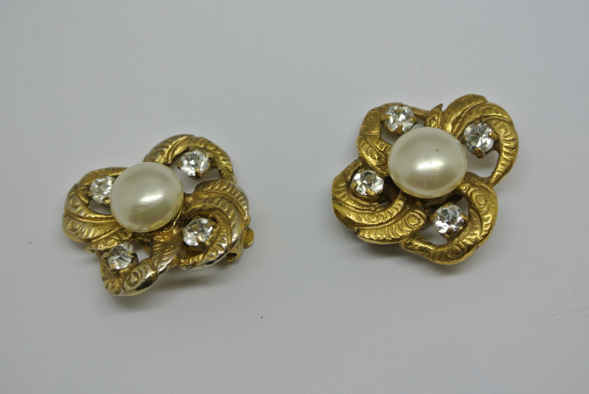 Women's or Men's Vintage Chanel Faux Pearl Gold-Tone Earrings