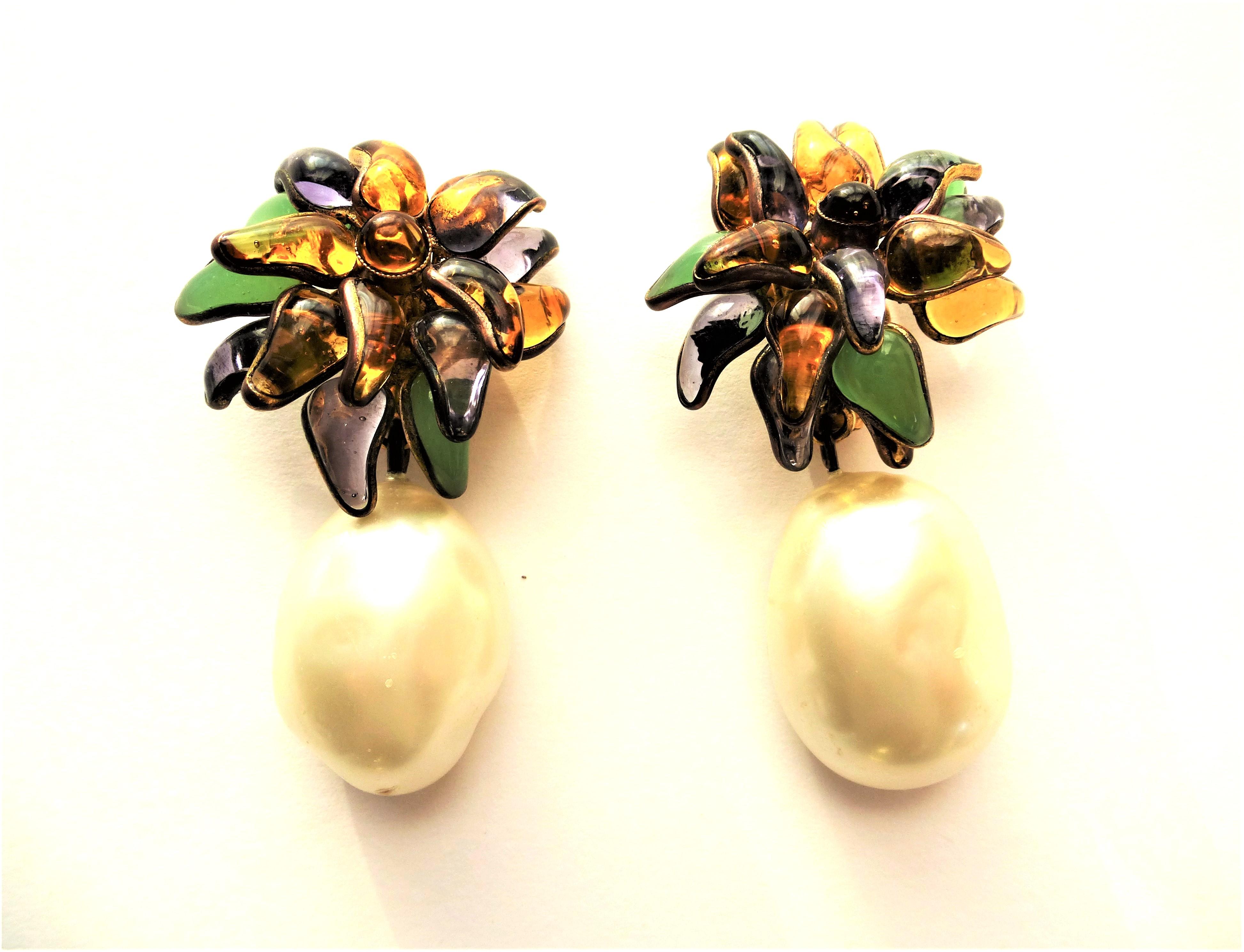  Chanel ear clips by Maison Gripoix with large pearls attached, signed 2CC8  For Sale 4