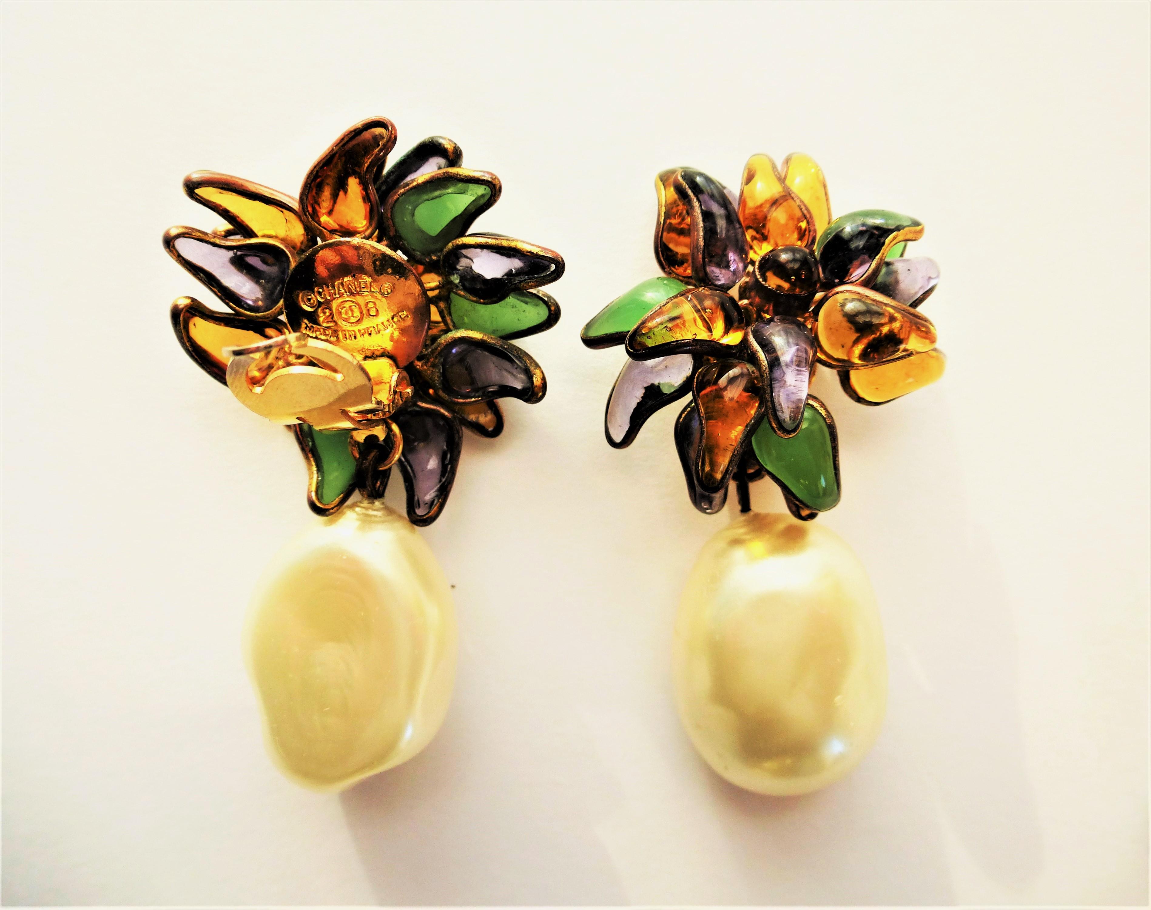  Chanel ear clips by Maison Gripoix with large pearls attached, signed 2CC8  For Sale 5