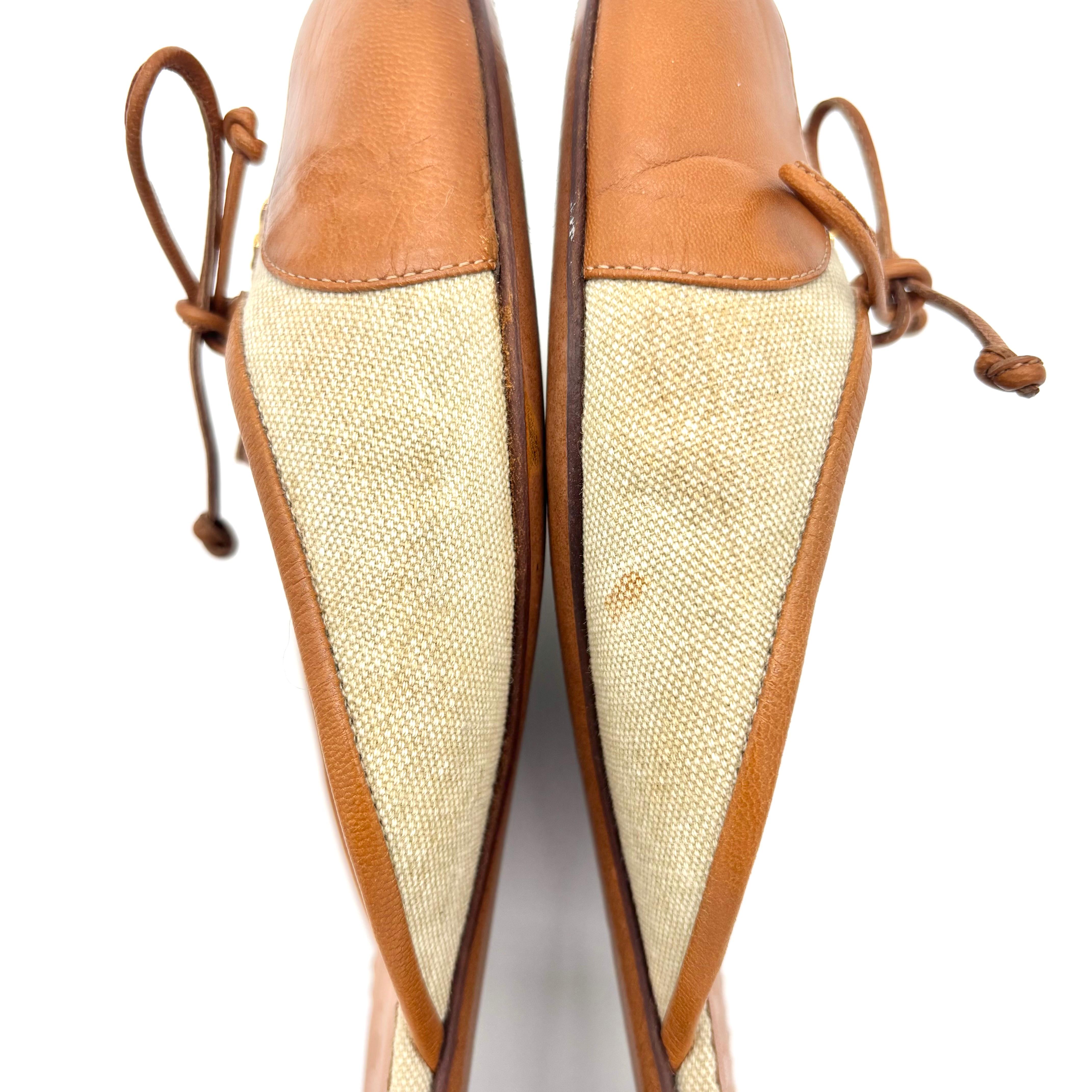 Donna Vintage Chanel Four Leaf Clover Bow Canvas e Leather Slip On Mules Flats 38.5 in vendita