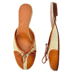 Vintage Chanel vierblättrige Kleeblatt Bogen Segeltuch und Leder Slip On Mules Flats 38,5