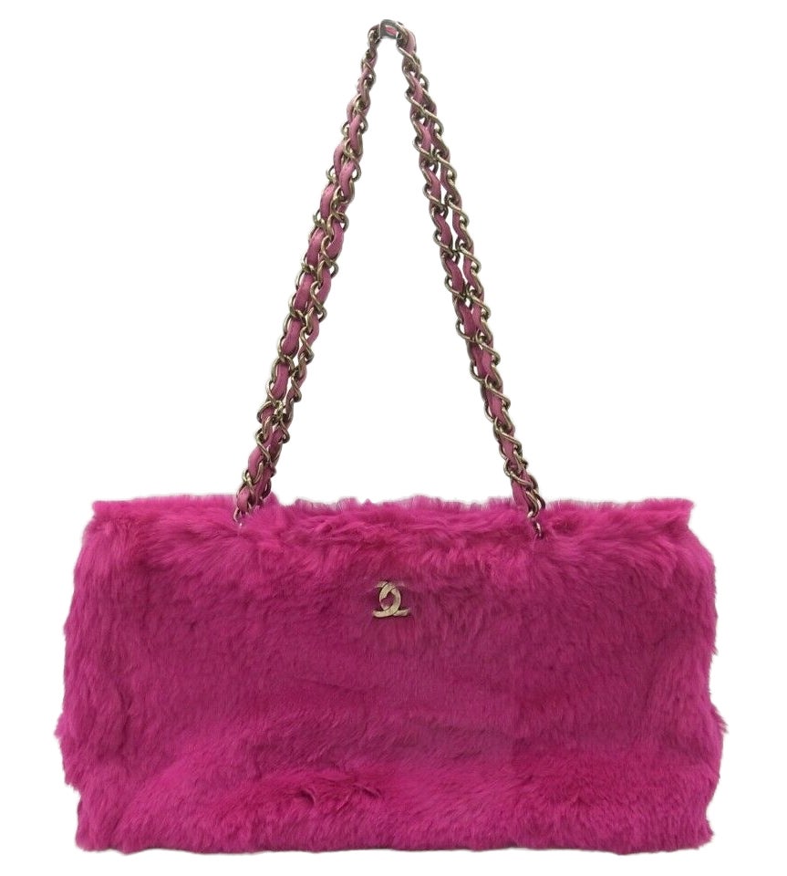 Chanel Pelz-Umhängetasche/Clutch im Angebot