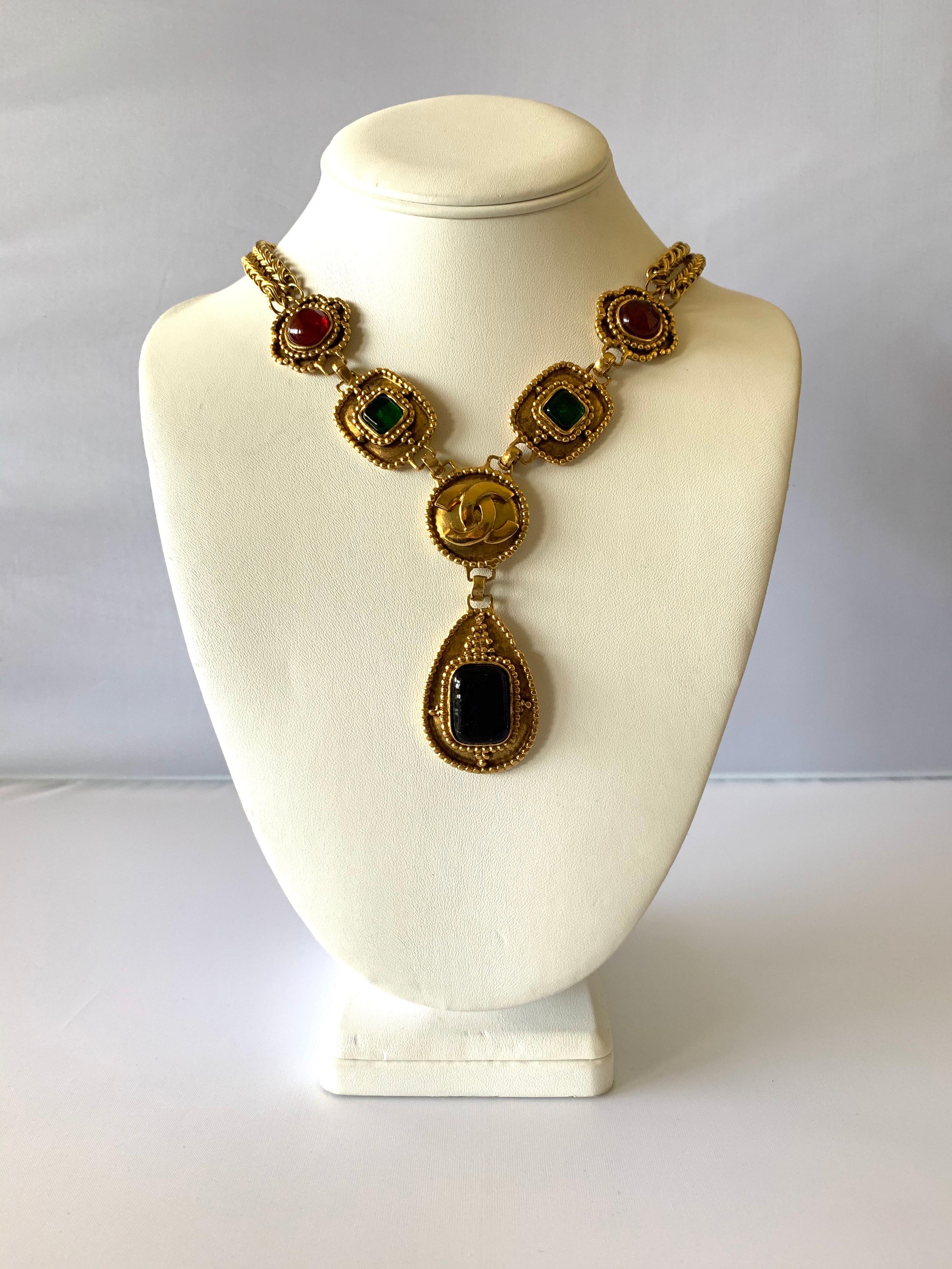 Vintage Coco Chanel CC logo statement necklace - comprised out of gilt metal 