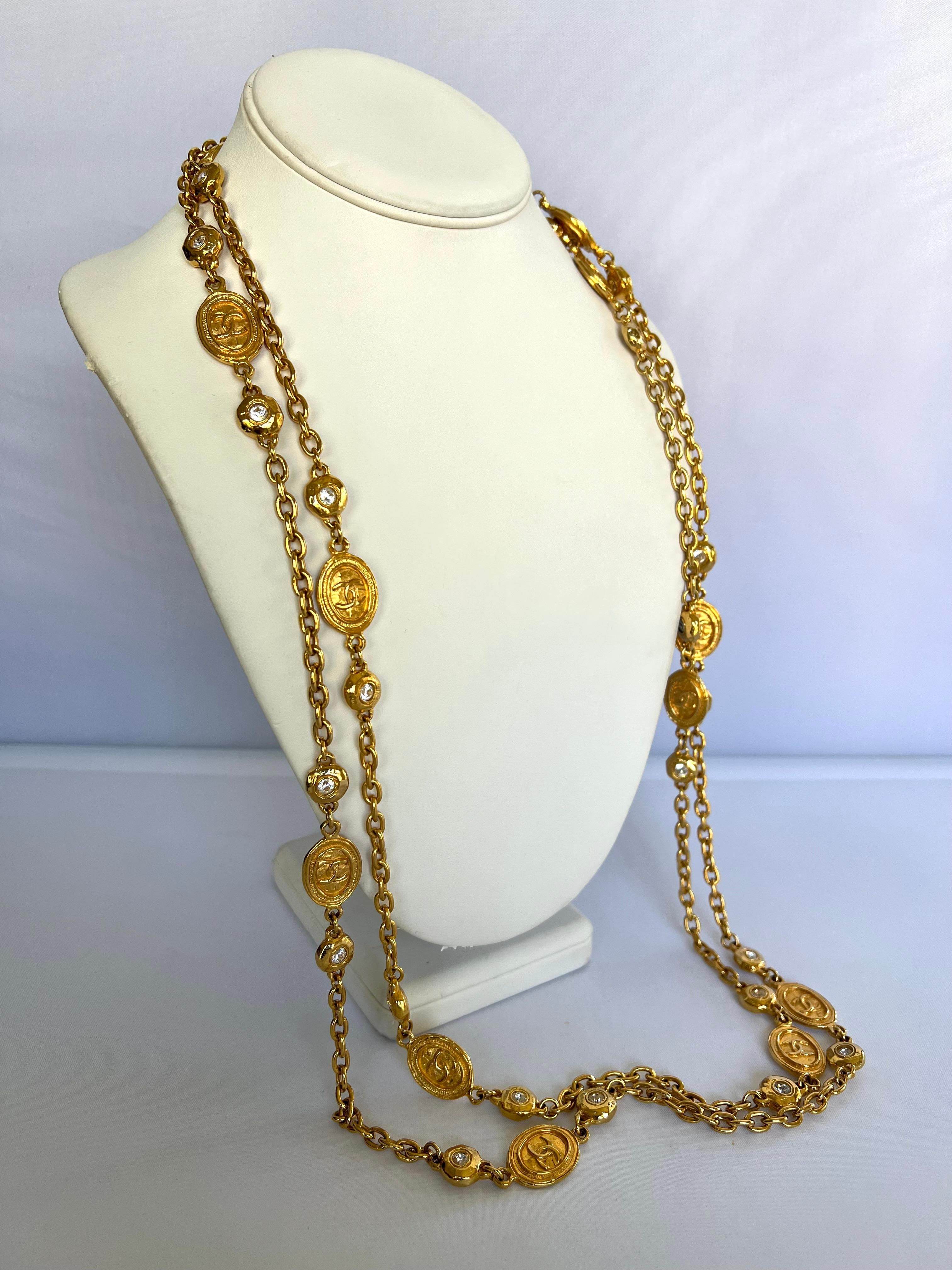 Vintage Chanel Gilt Double CC Logo Diamante Coin Necklace  In Excellent Condition For Sale In Palm Springs, CA