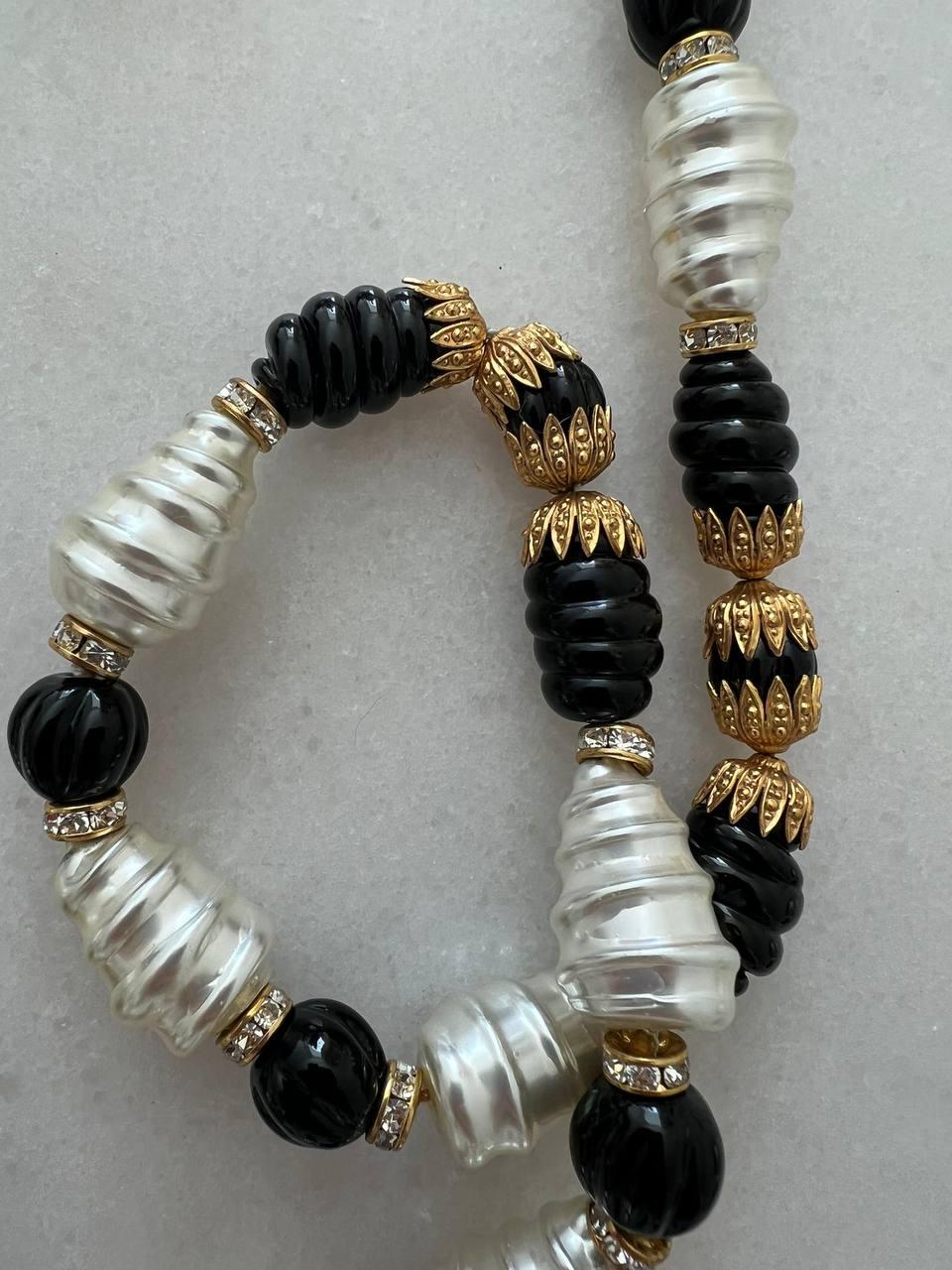 Vintage Chanel Glass Pearl and Strass Black&White Necklace, 1985 For Sale 4