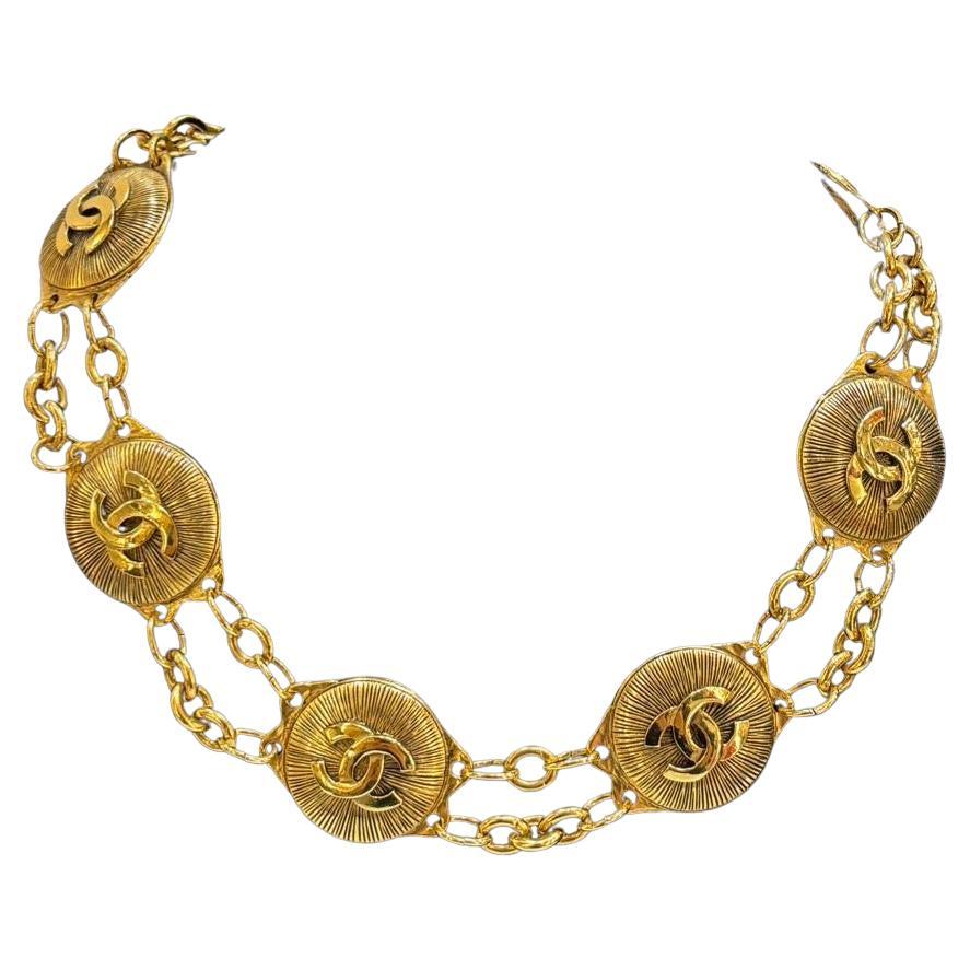 Collar vintage Chanel Gold CC Coin en venta