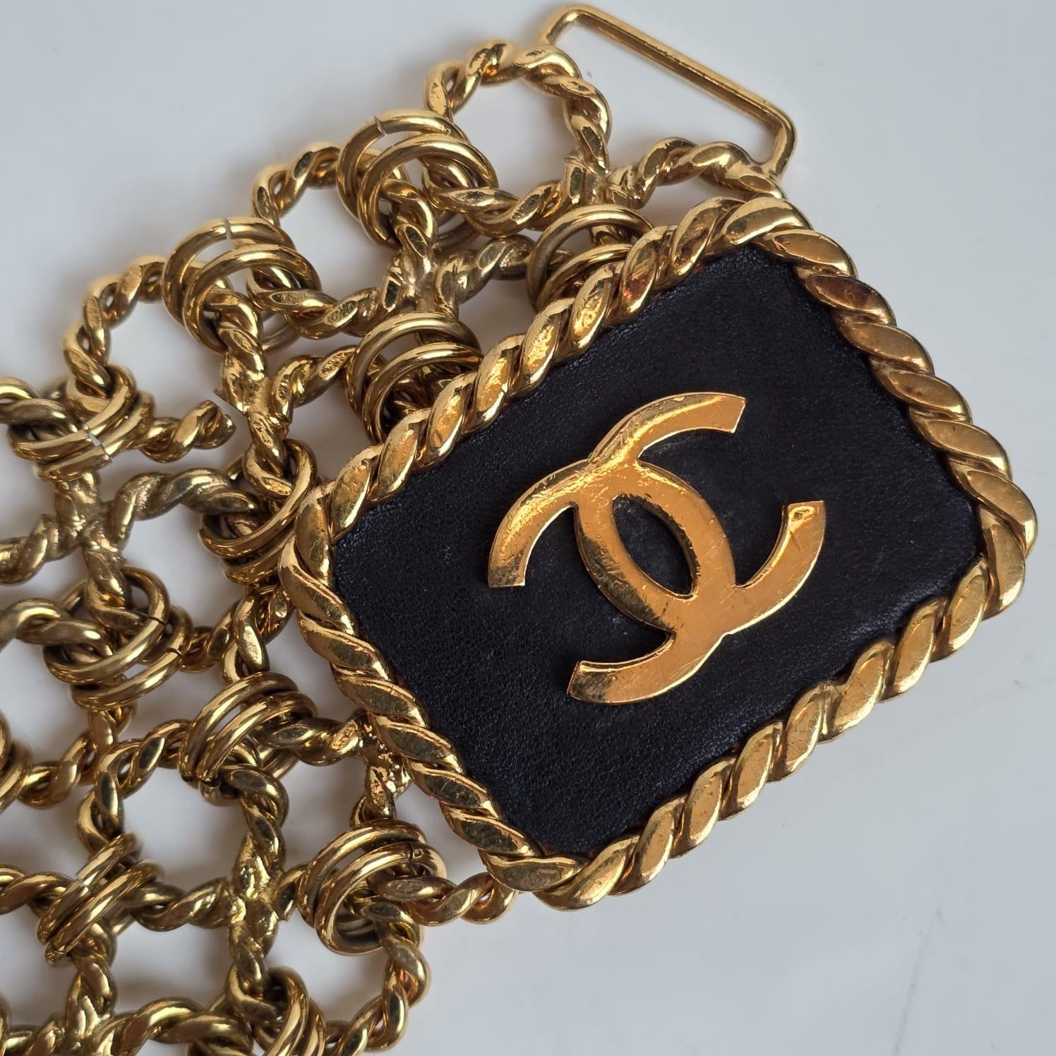 Brown Vintage Chanel Gold CC Double Layered Chain Belt For Sale