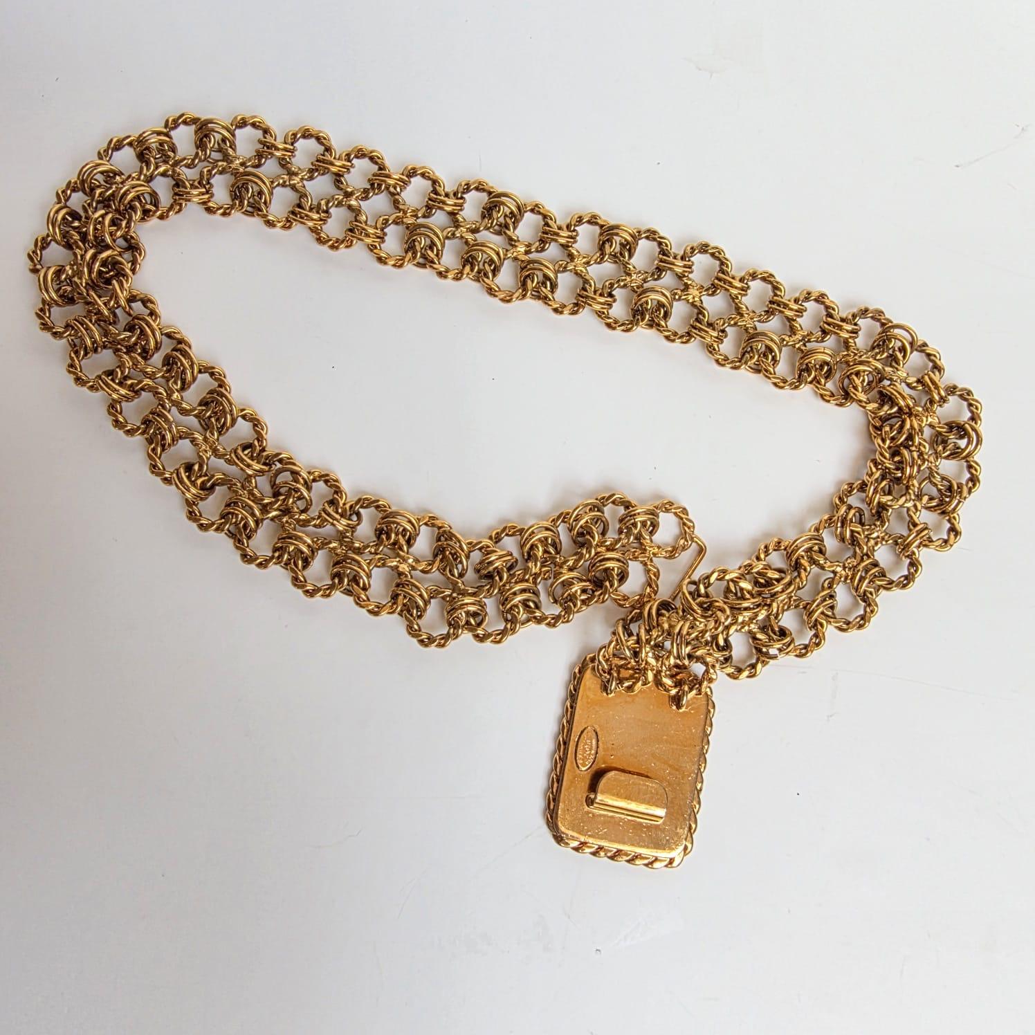 Women's Vintage Chanel Gold CC Double Layered Chain Belt For Sale