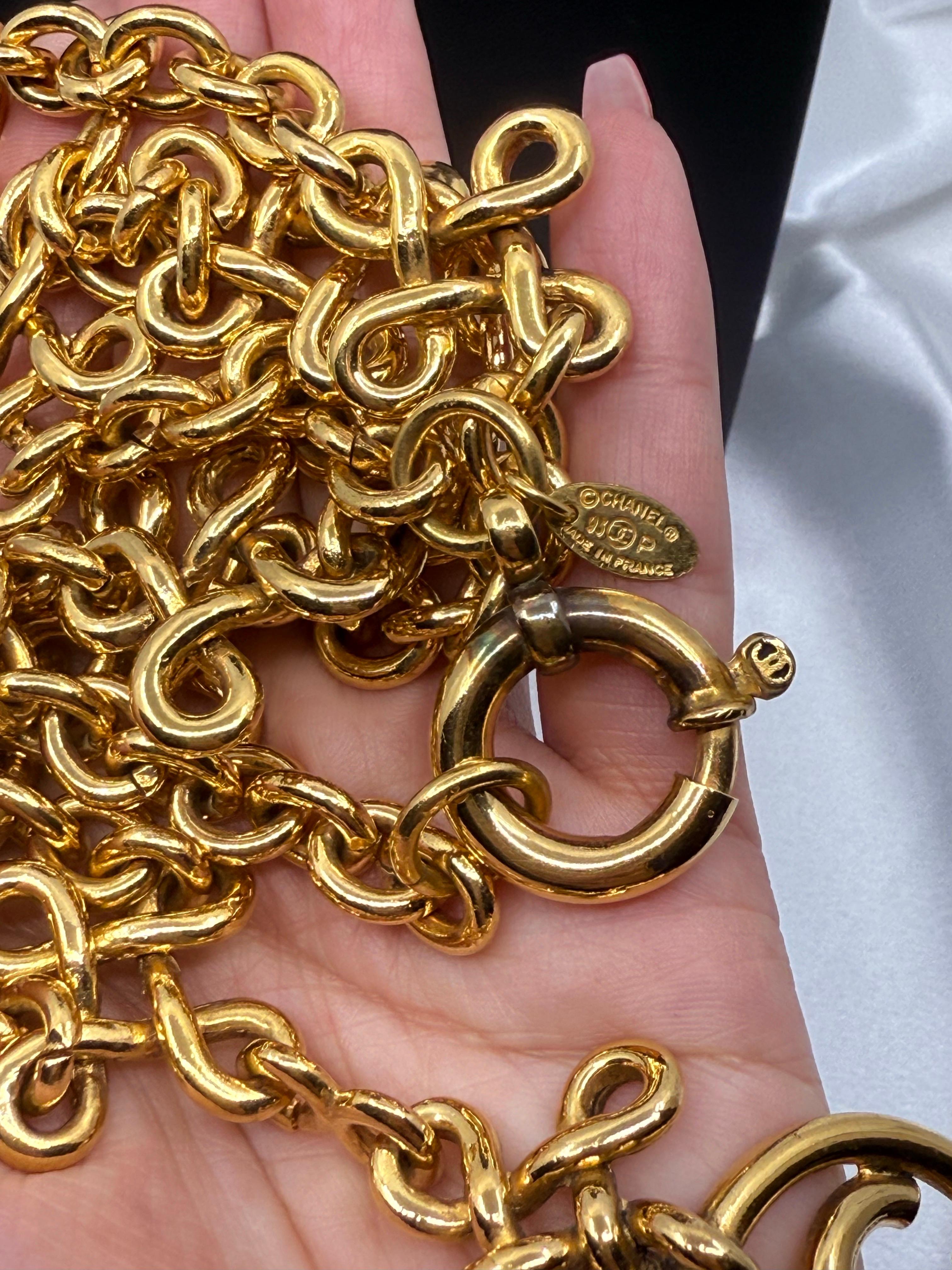 Vintage CHANEL Gold CC Unendlichkeit Anhänger Halskette im Angebot 3