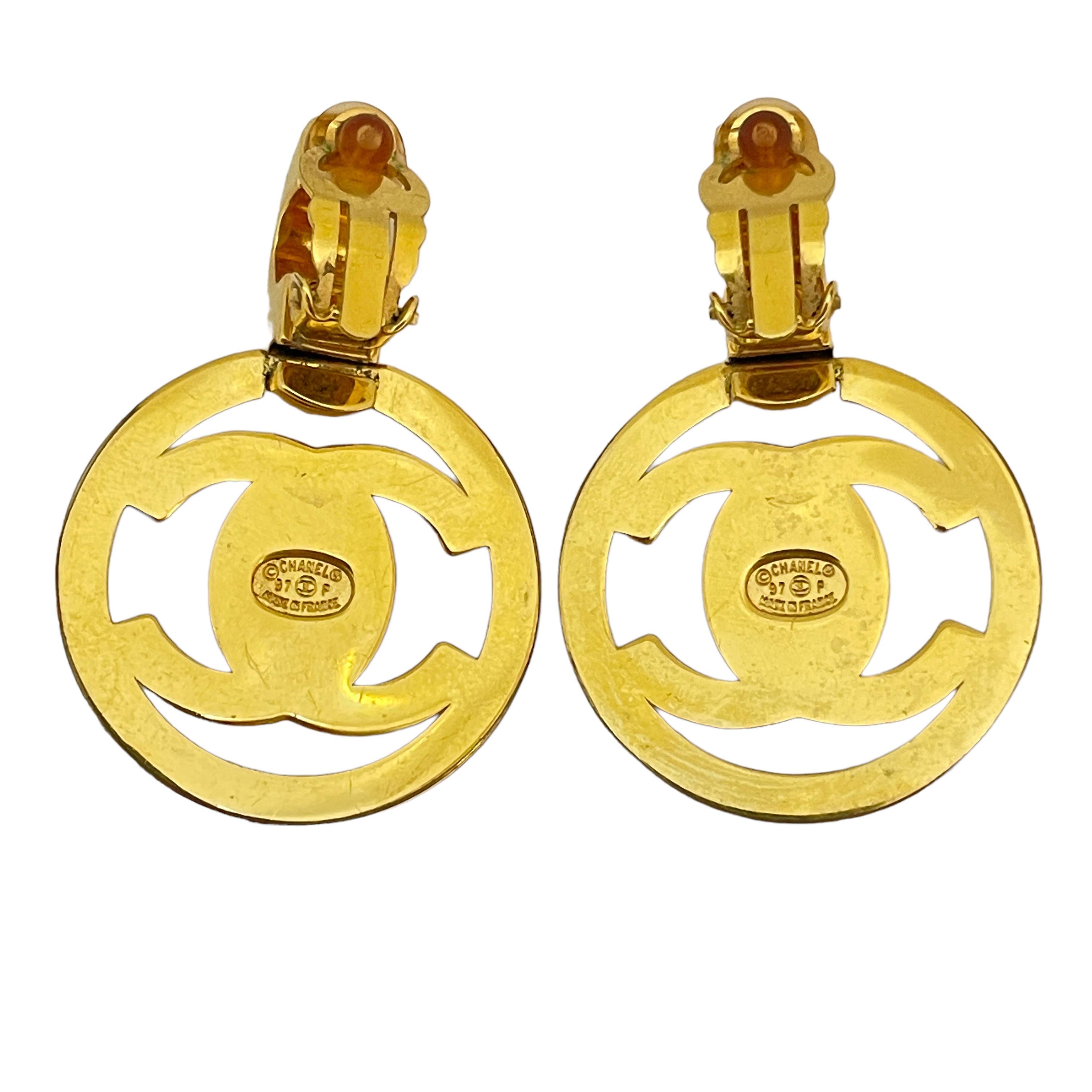 Vintage CHANEL gold CC logo turnlock door knocker runway clip on earrings 2