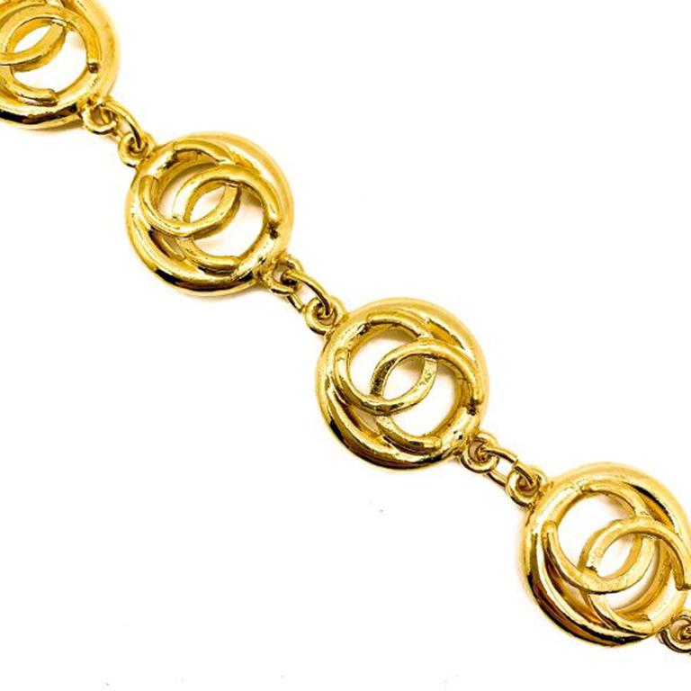 Vintage Chanel Gold Cc on Repeat Logo Bracelet 1983 In Good Condition In Wilmslow, GB