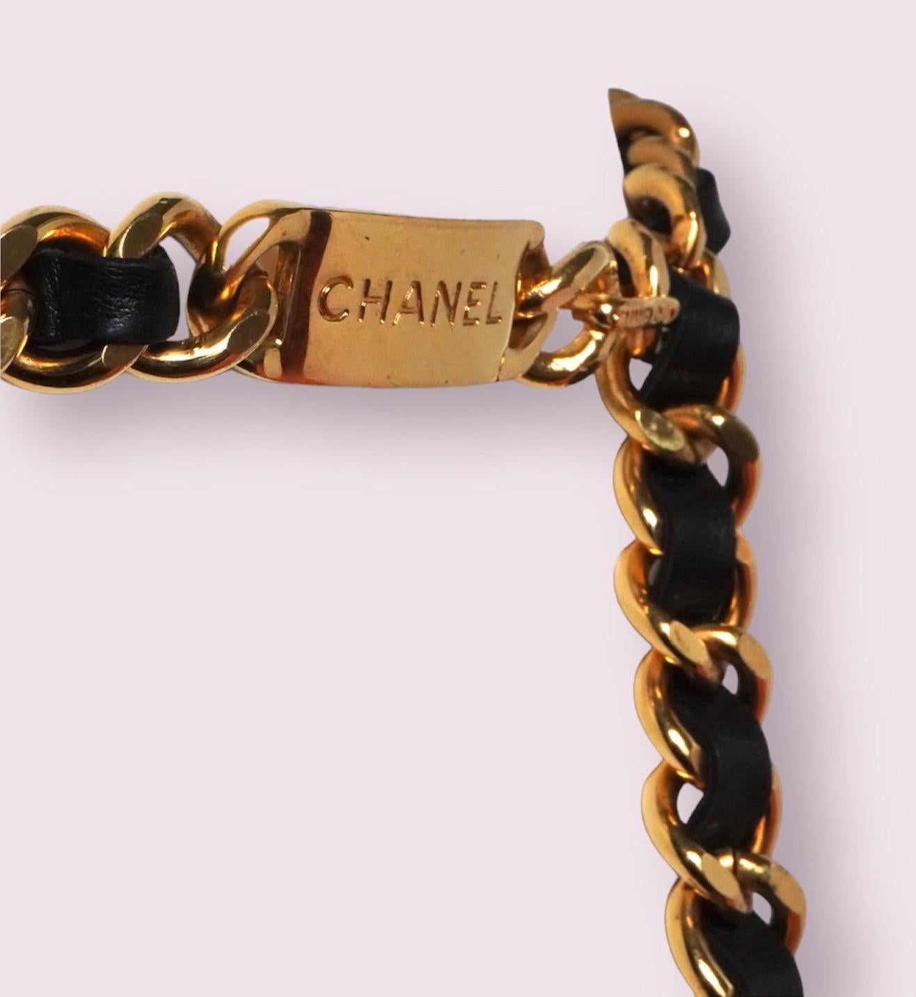 Vintage Chanel Gold Chain & Leather Belt For Sale 1