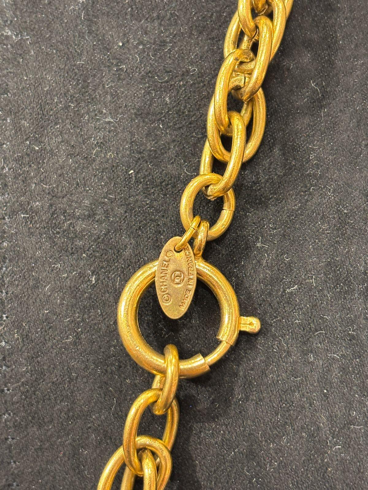 Vintage Chanel Gold Hoop Pendant Long Chain Necklace For Sale 1