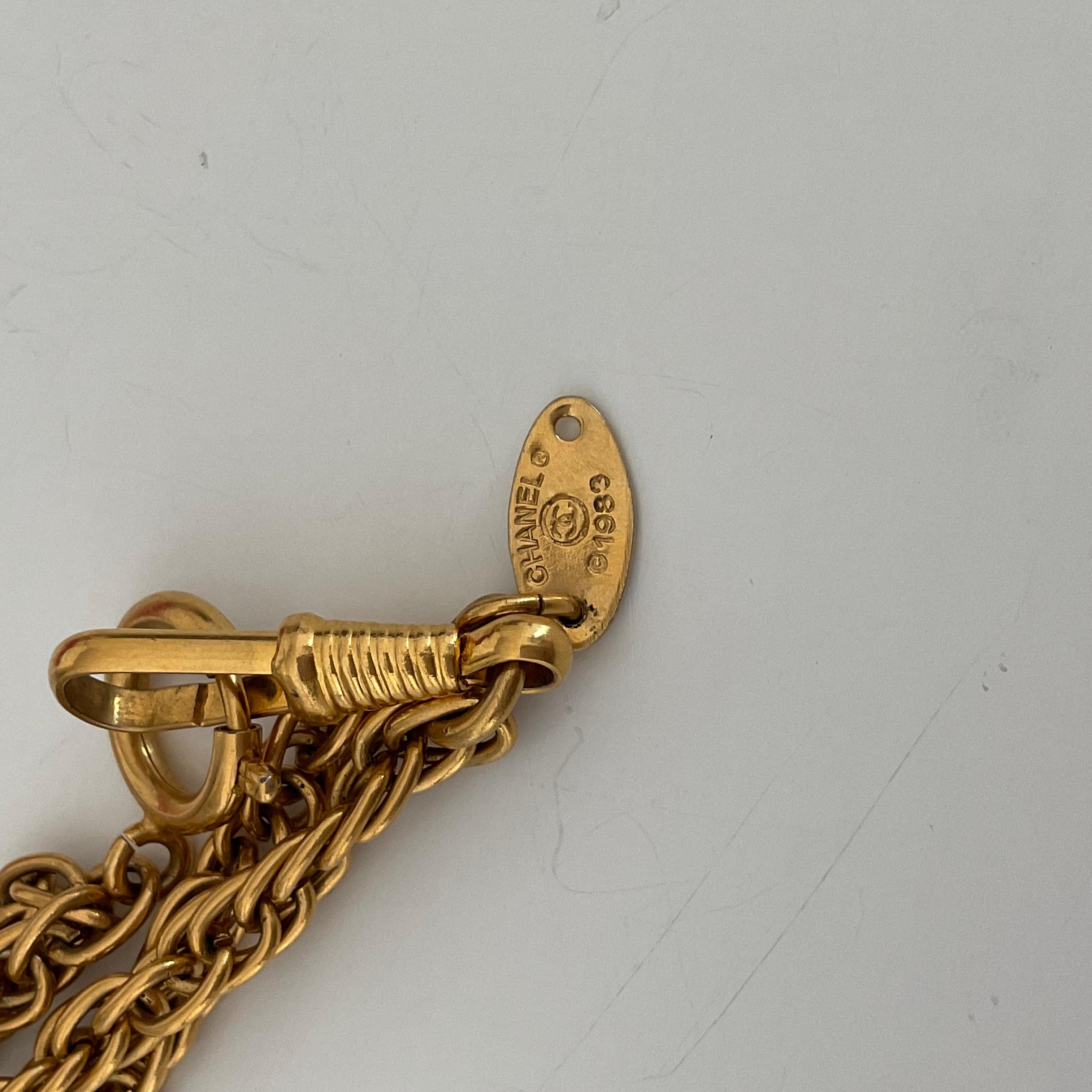 Vintage CHANEL 80's Haute Couture Gold Magnifier Necklace In Excellent Condition For Sale In PARIS, FR